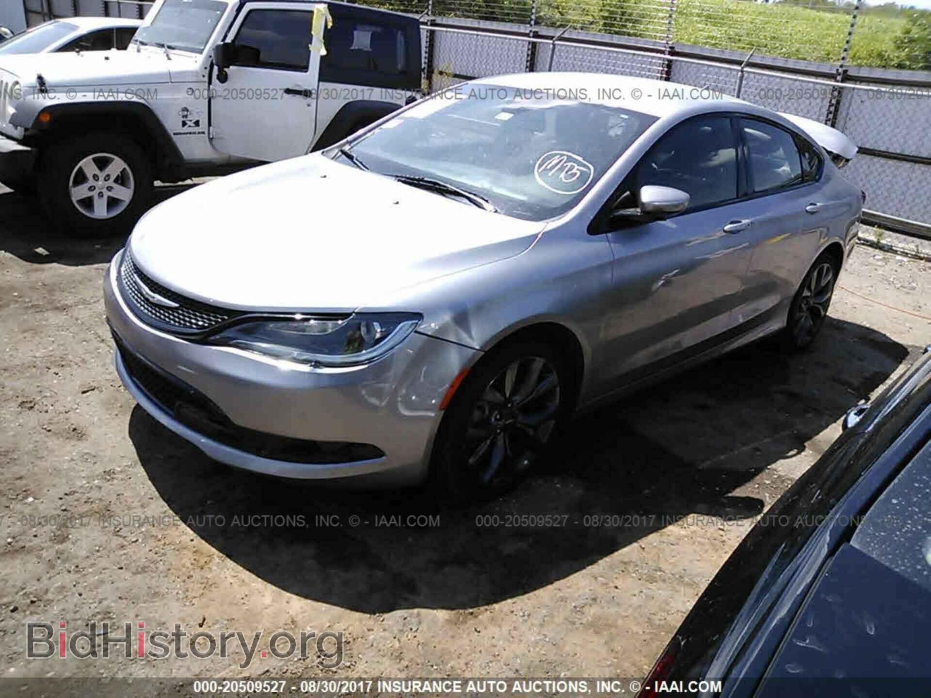 2015 Chrysler 200 - VIN: 1C3CCCBG0FN672415 - Photo 2