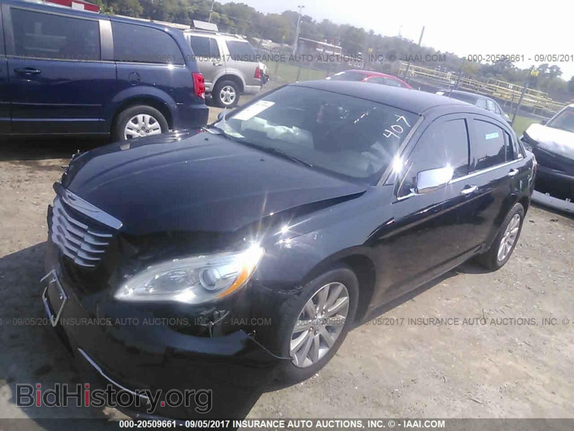 2013 CHRYSLER 200 - VIN: 1C3CCBCG0DN723854 - Photo 2