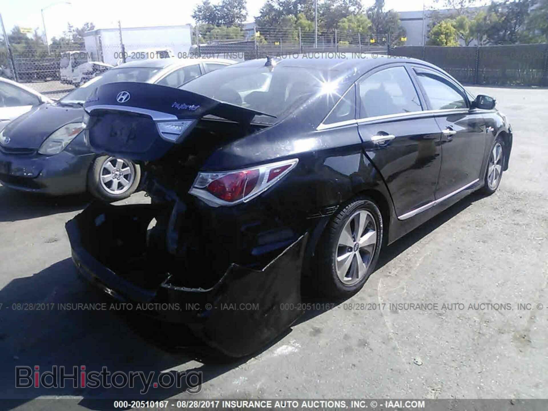 2012 Hyundai Sonata - VIN: KMHEC4A49CA061511 - Photo 4