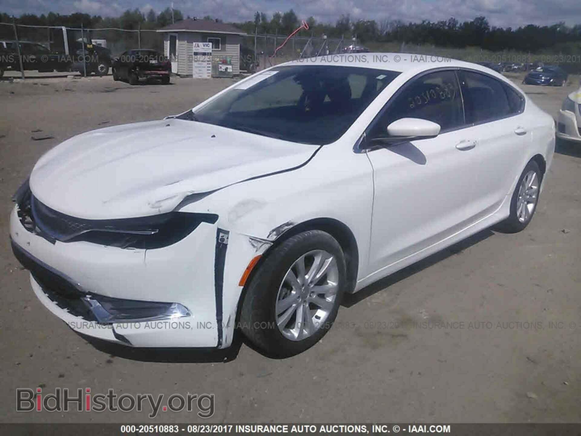 2015 Chrysler 200 - VIN: 1C3CCCAB6FN579498 - Photo 2