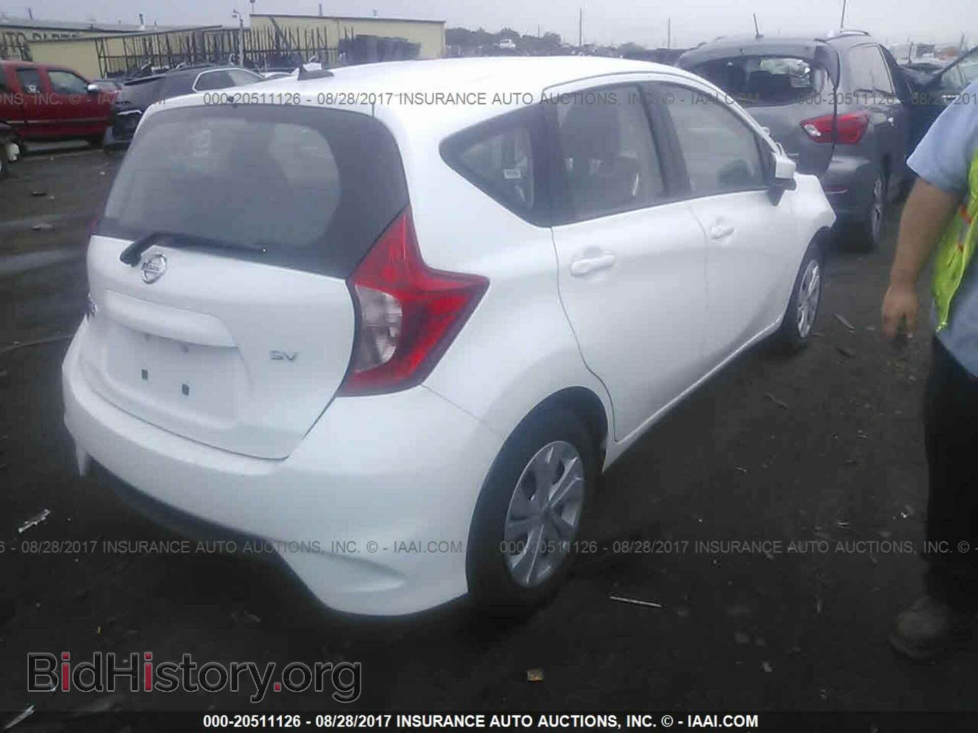 2017 Nissan Versa note - VIN: 3N1CE2CP2HL358639 - Photo 4