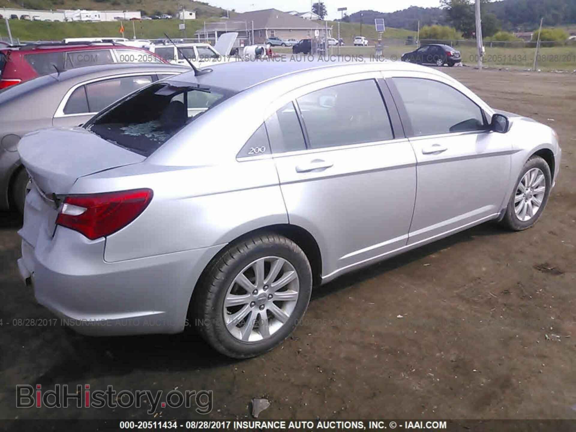 2011 Chrysler 200 - VIN: 1C3BC1FB7BN535948 - Photo 4