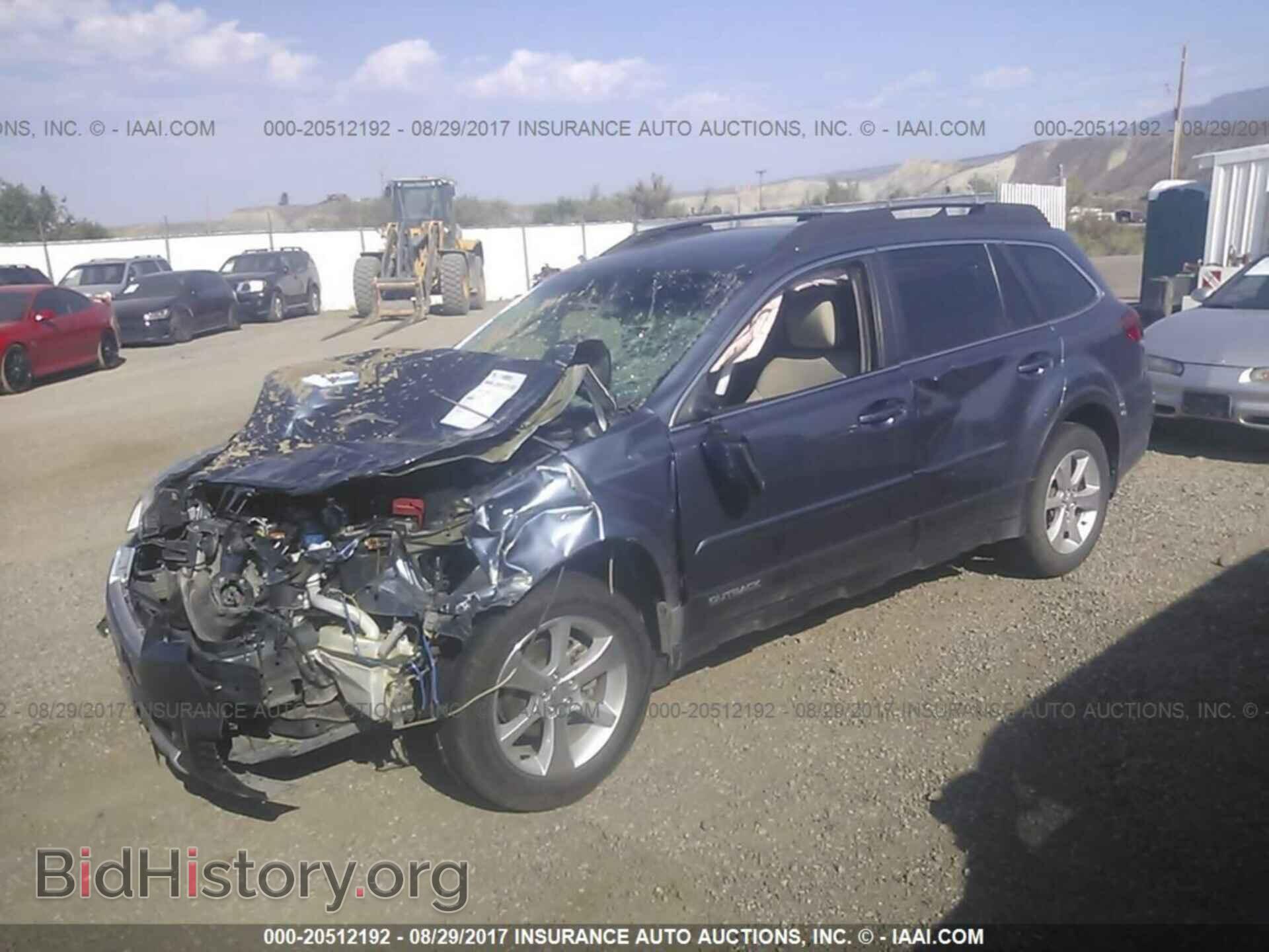 2014 Subaru Outback - VIN: 4S4BRBLC3E3252231 - Photo 2
