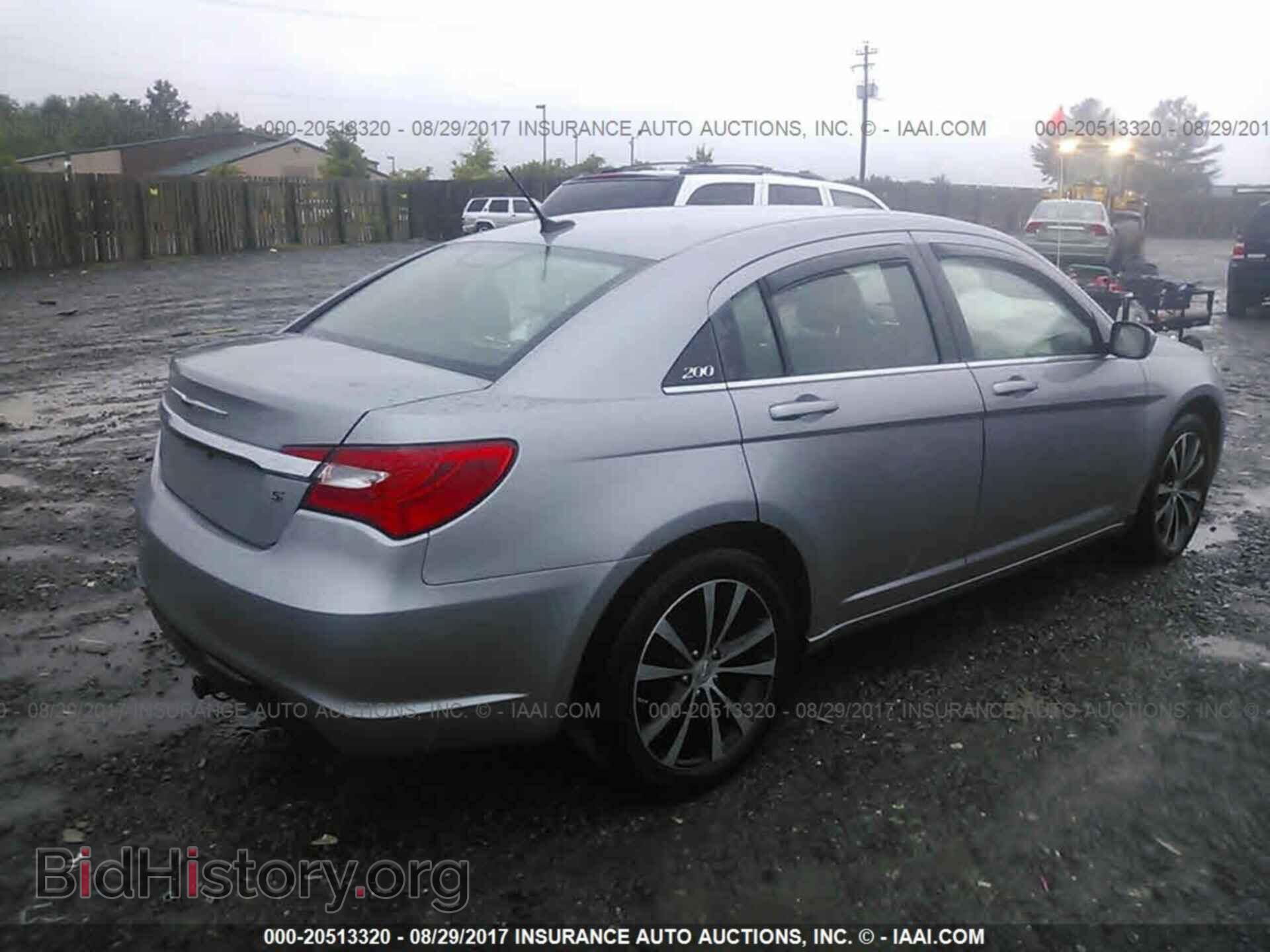 2013 Chrysler 200 - VIN: 1C3CCBBB4DN570482 - Photo 4