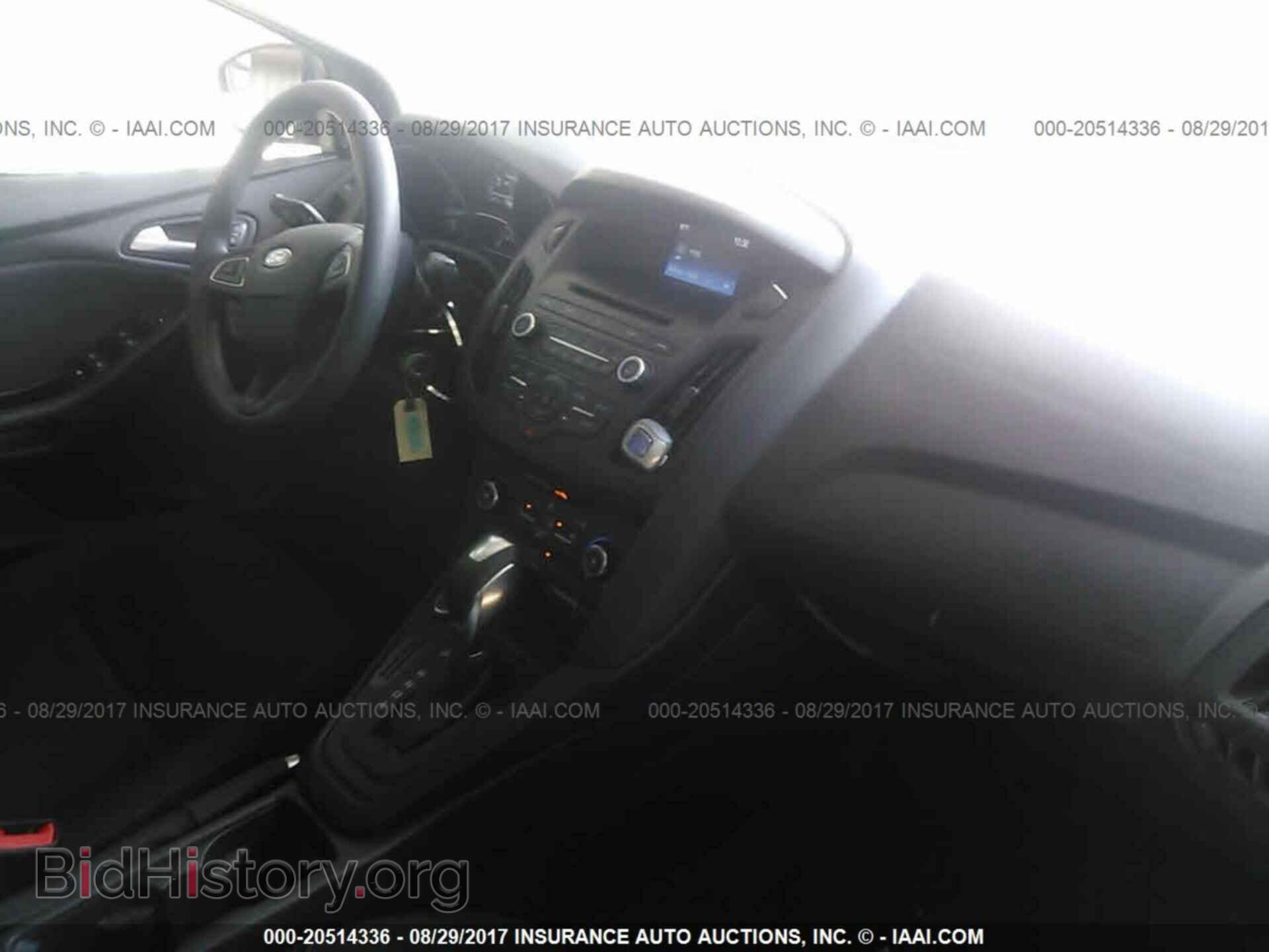 2016 Ford Focus - VIN: 1FADP3F28GL404976 - Photo 5