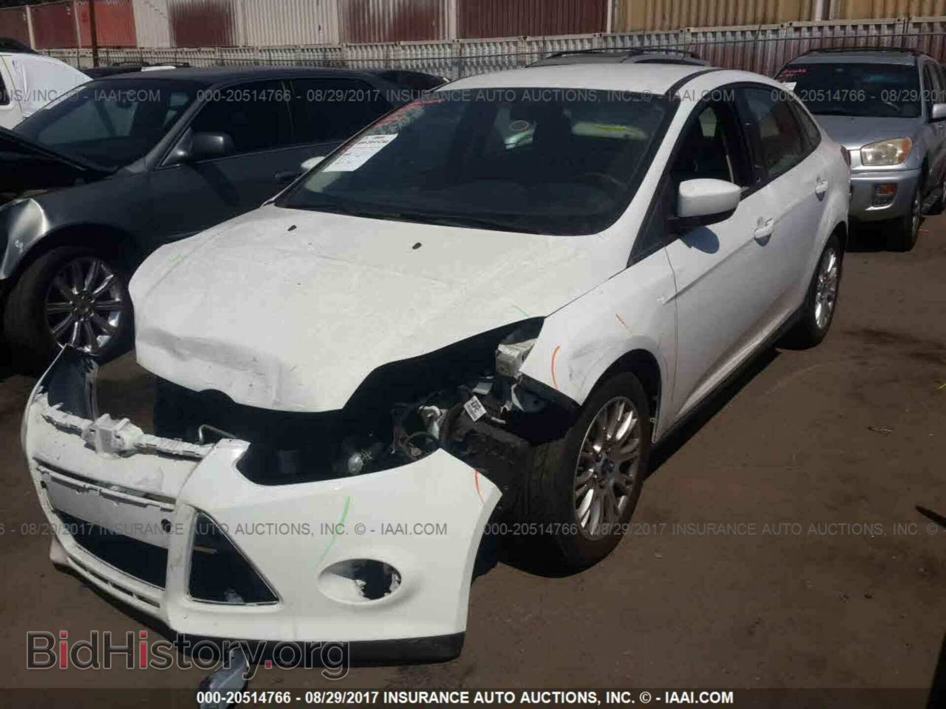 2012 Ford Focus - VIN: 1FAHP3F20CL179447 - Photo 2
