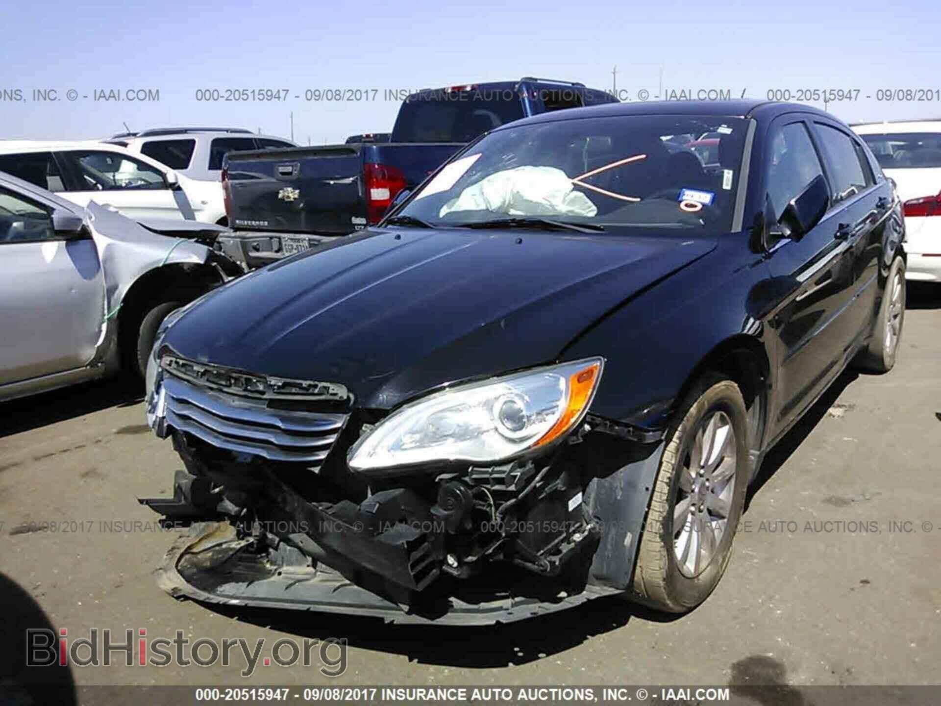 2013 Chrysler 200 - VIN: 1C3CCBBG2DN660001 - Фото 2