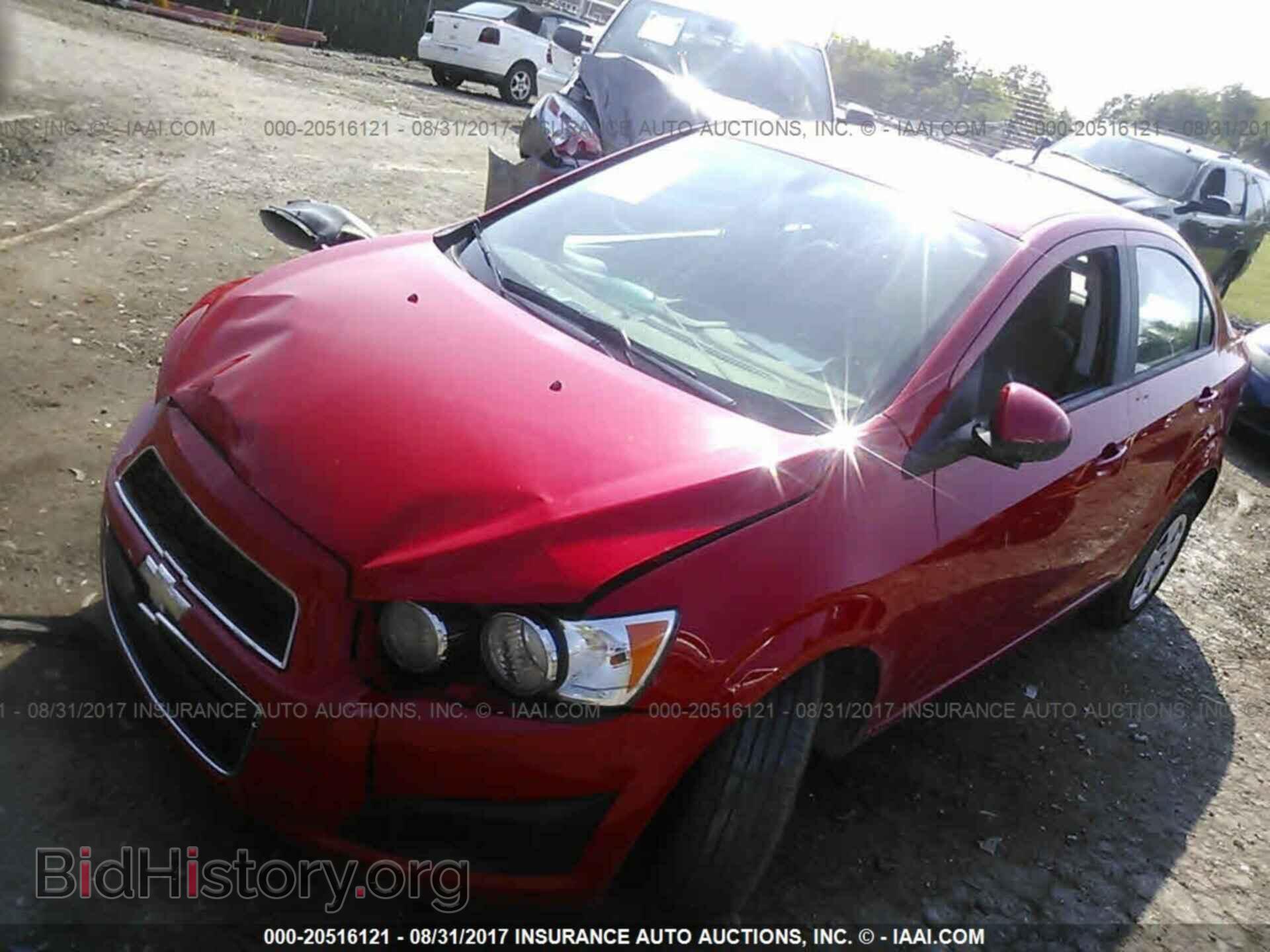 2014 Chevrolet Sonic - VIN: 1G1JA5SG0E4155973 - Фото 2