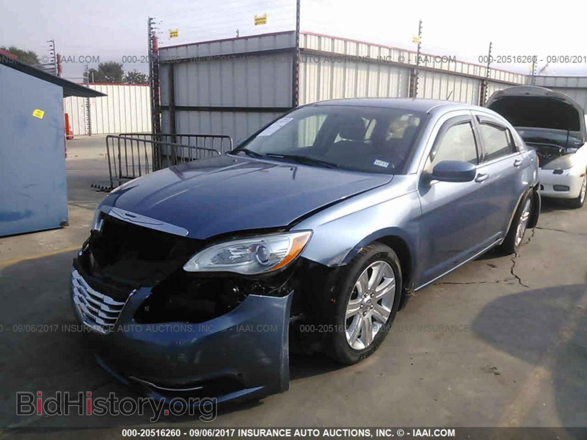 2011 Chrysler 200 - VIN: 1C3BC1FB0BN593027 - Фото 2