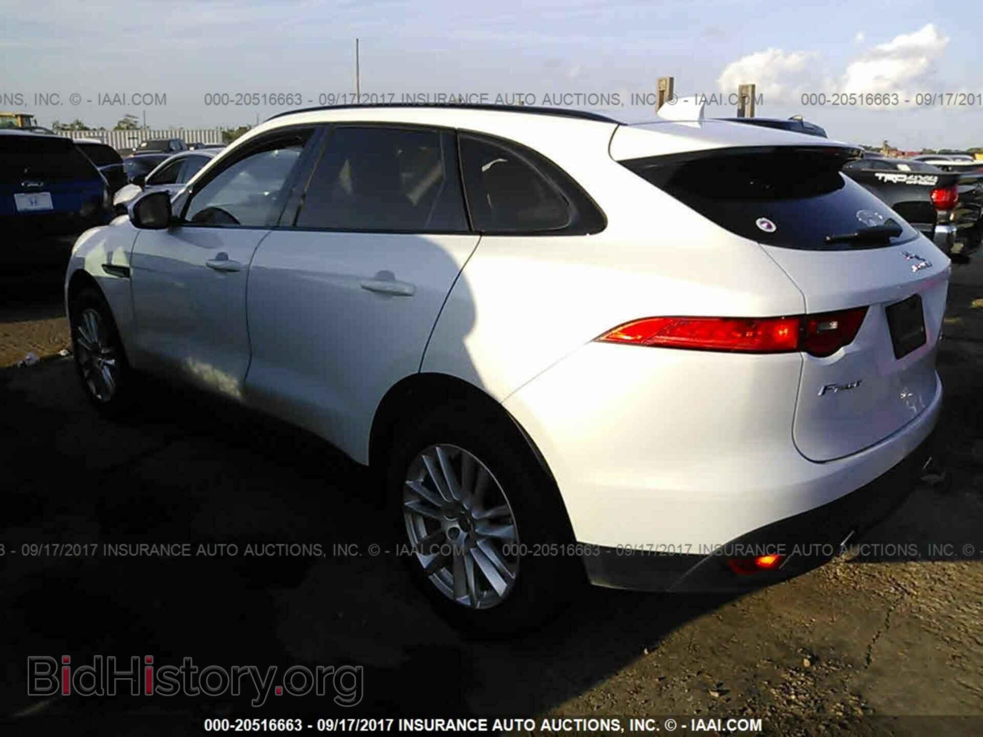 2017 Jaguar F-pace - VIN: SADCK2BV8HA097518 - Фото 3