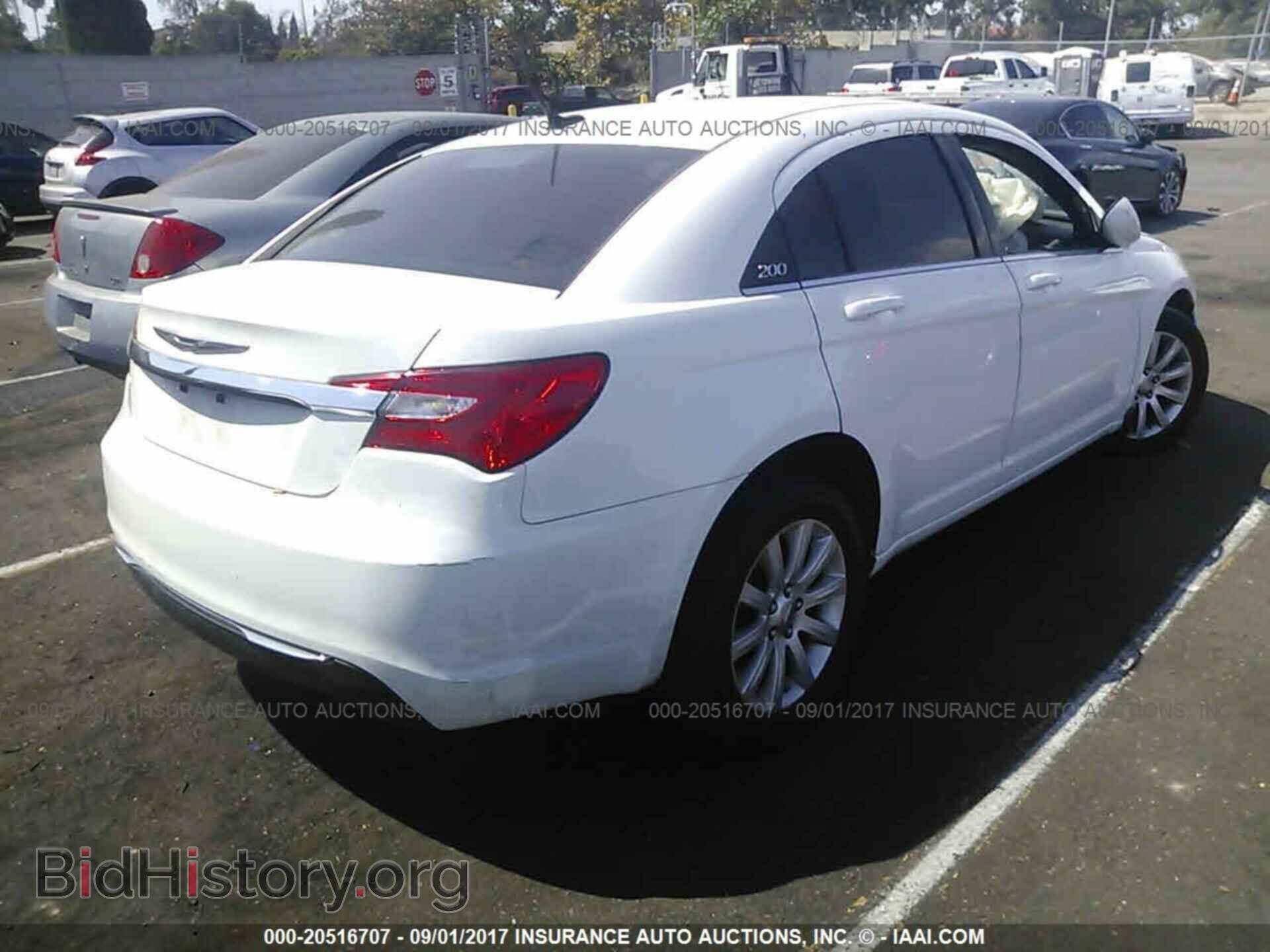 2013 Chrysler 200 - VIN: 1C3CCBBBXDN696281 - Фото 4