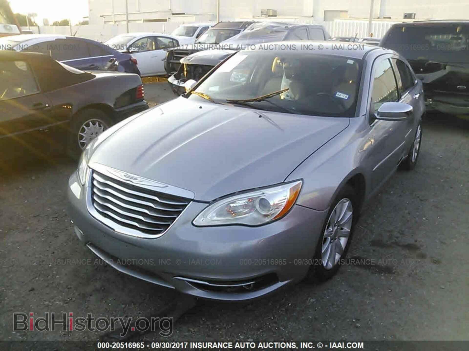 2013 Chrysler 200 - VIN: 1C3CCBCG3DN607886 - Photo 2