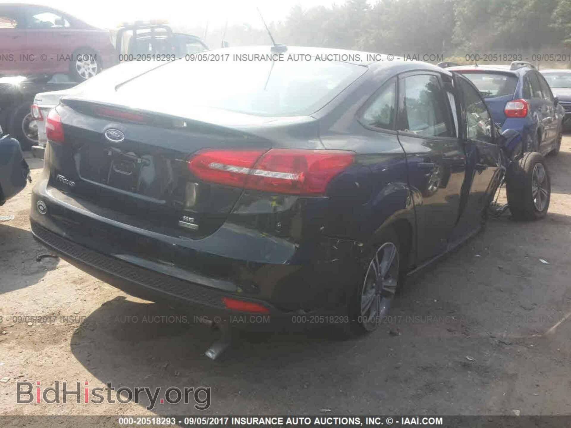 2017 Ford Focus - VIN: 1FADP3FE2HL293627 - Photo 4