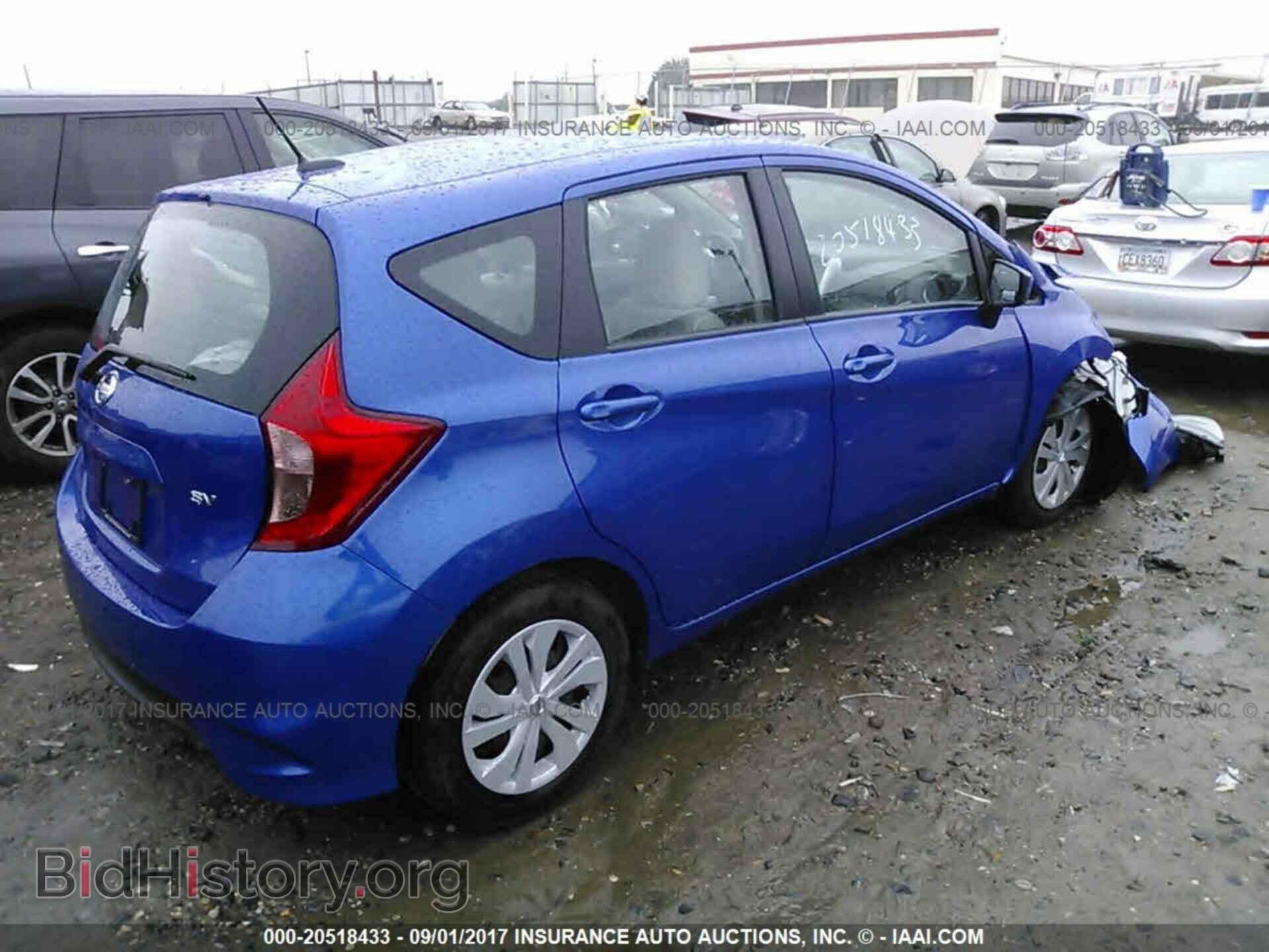 2017 Nissan Versa note - VIN: 3N1CE2CP3HL353305 - Photo 4