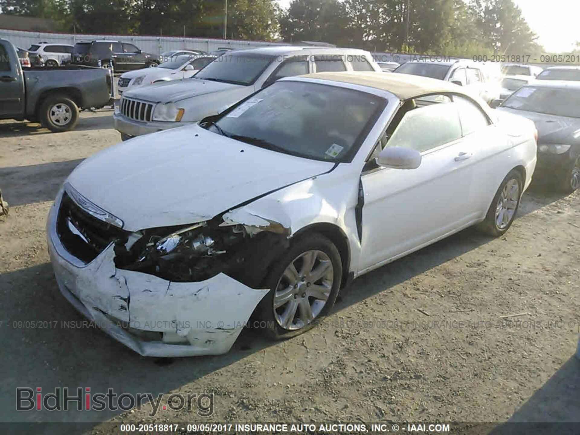 2011 CHRYSLER 200 - VIN: 1C3BC2EG6BN624560 - Фото 2