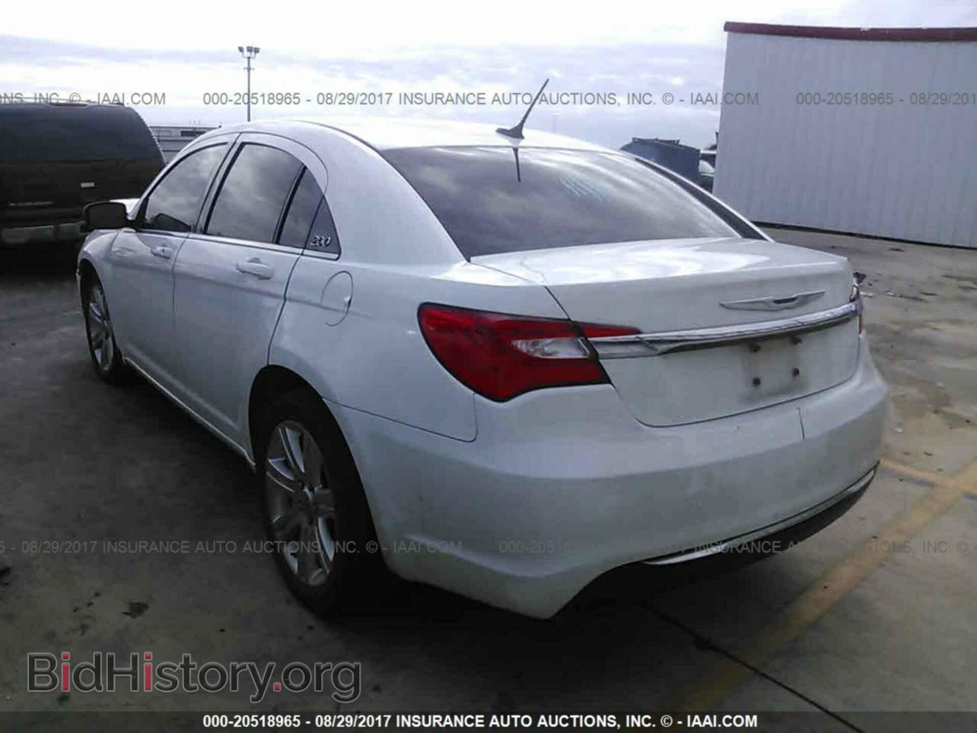 2013 Chrysler 200 - VIN: 1C3CCBBB5DN734855 - Фото 3