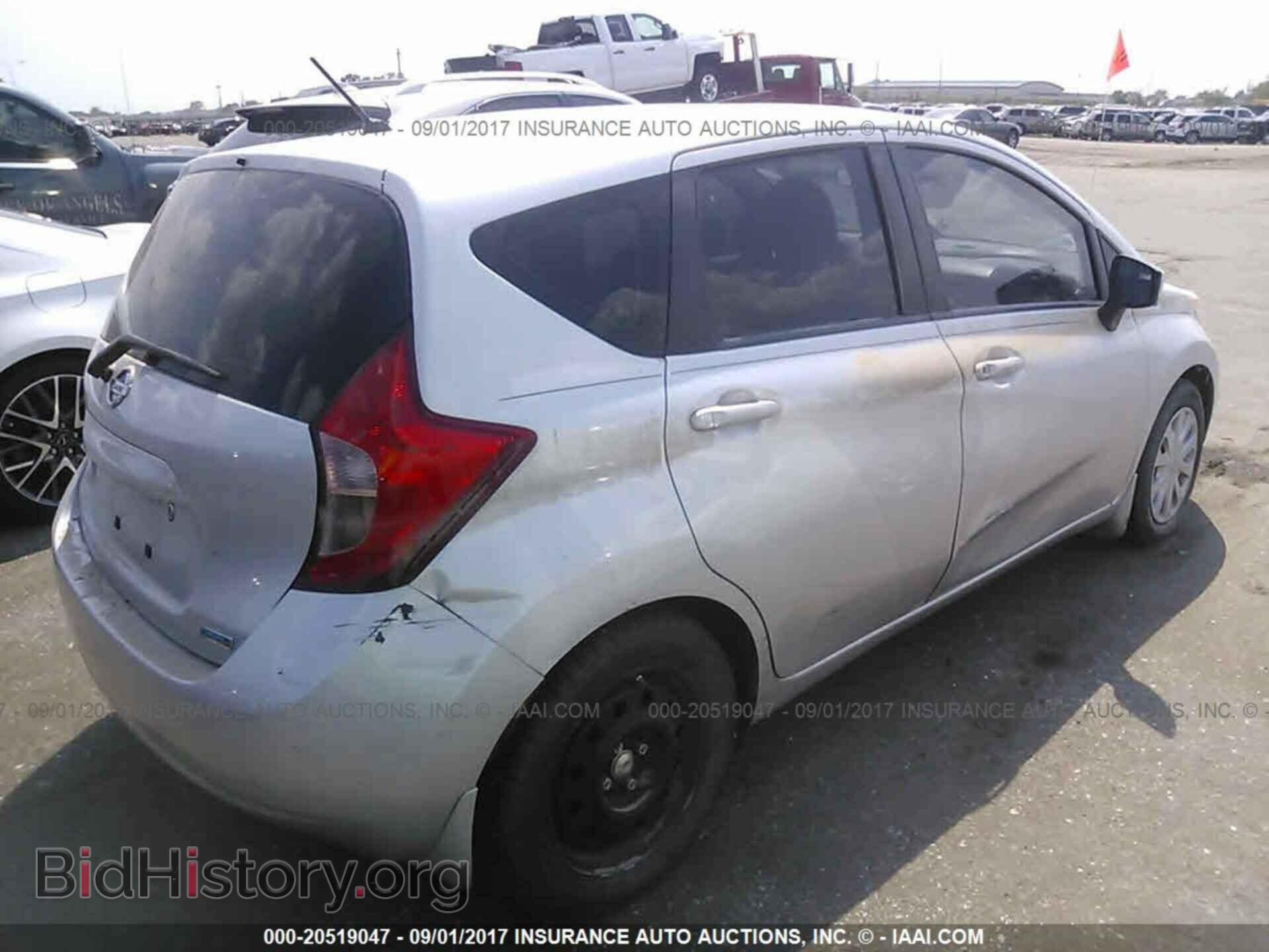 2015 Nissan Versa note - VIN: 3N1CE2CP4FL375357 - Фото 4