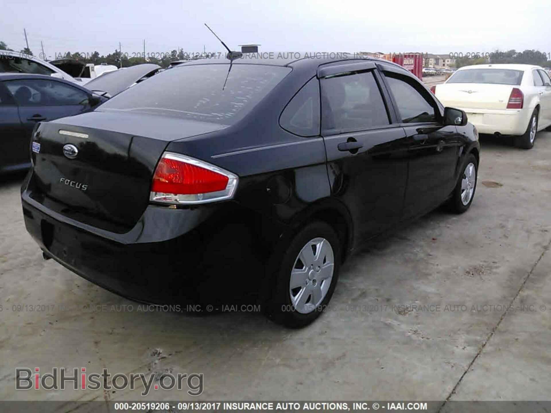 2011 Ford Focus - VIN: 1FAHP3EN5BW106504 - Фото 4