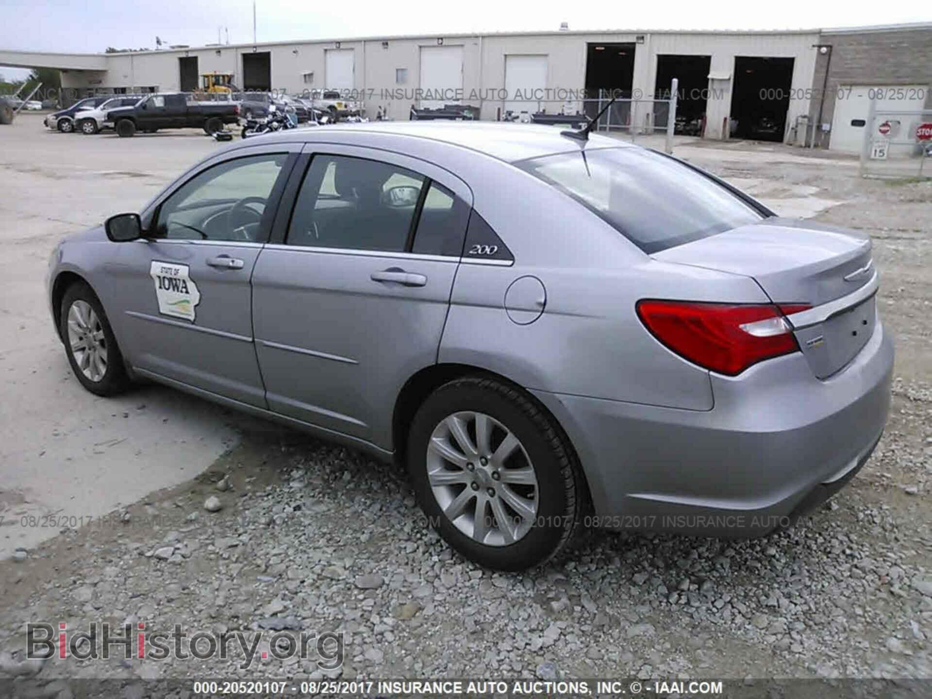 2013 Chrysler 200 - VIN: 1C3CCBBG3DN696411 - Photo 3