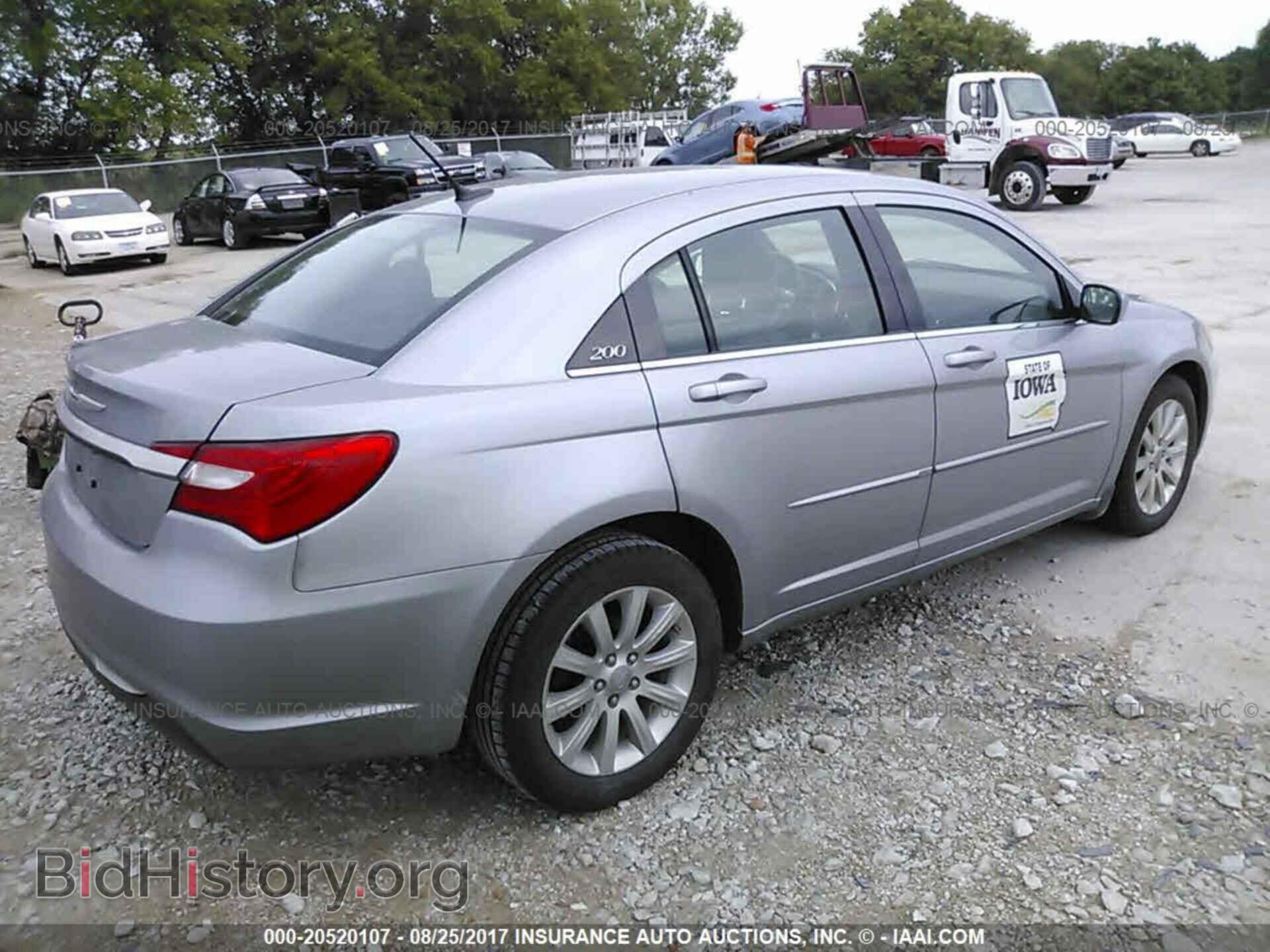 2013 Chrysler 200 - VIN: 1C3CCBBG3DN696411 - Photo 4