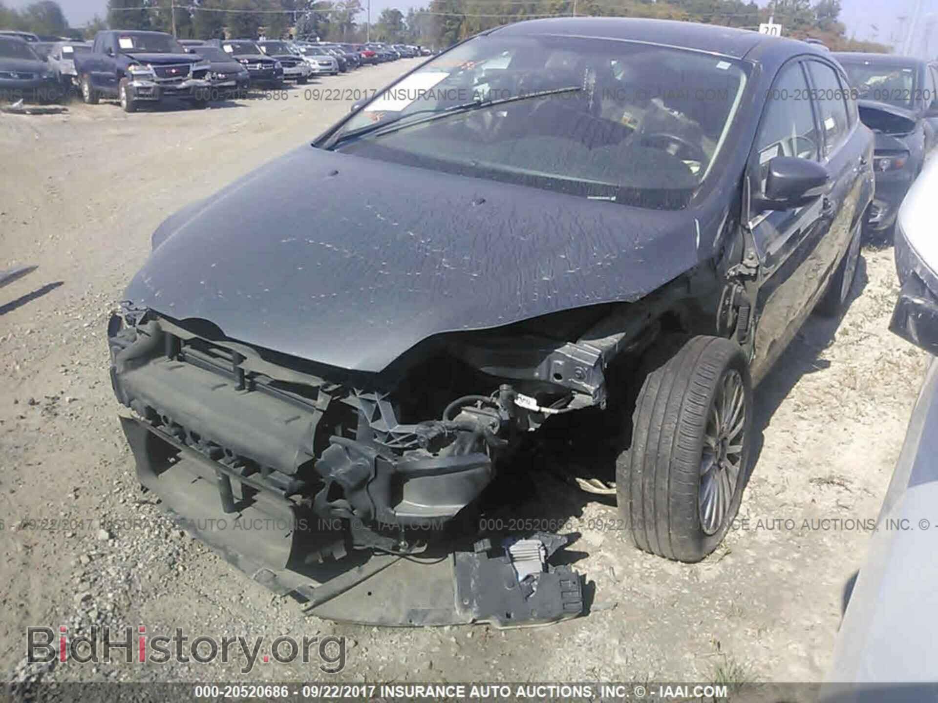 2012 Ford Focus - VIN: 1FAHP3N25CL361601 - Photo 2