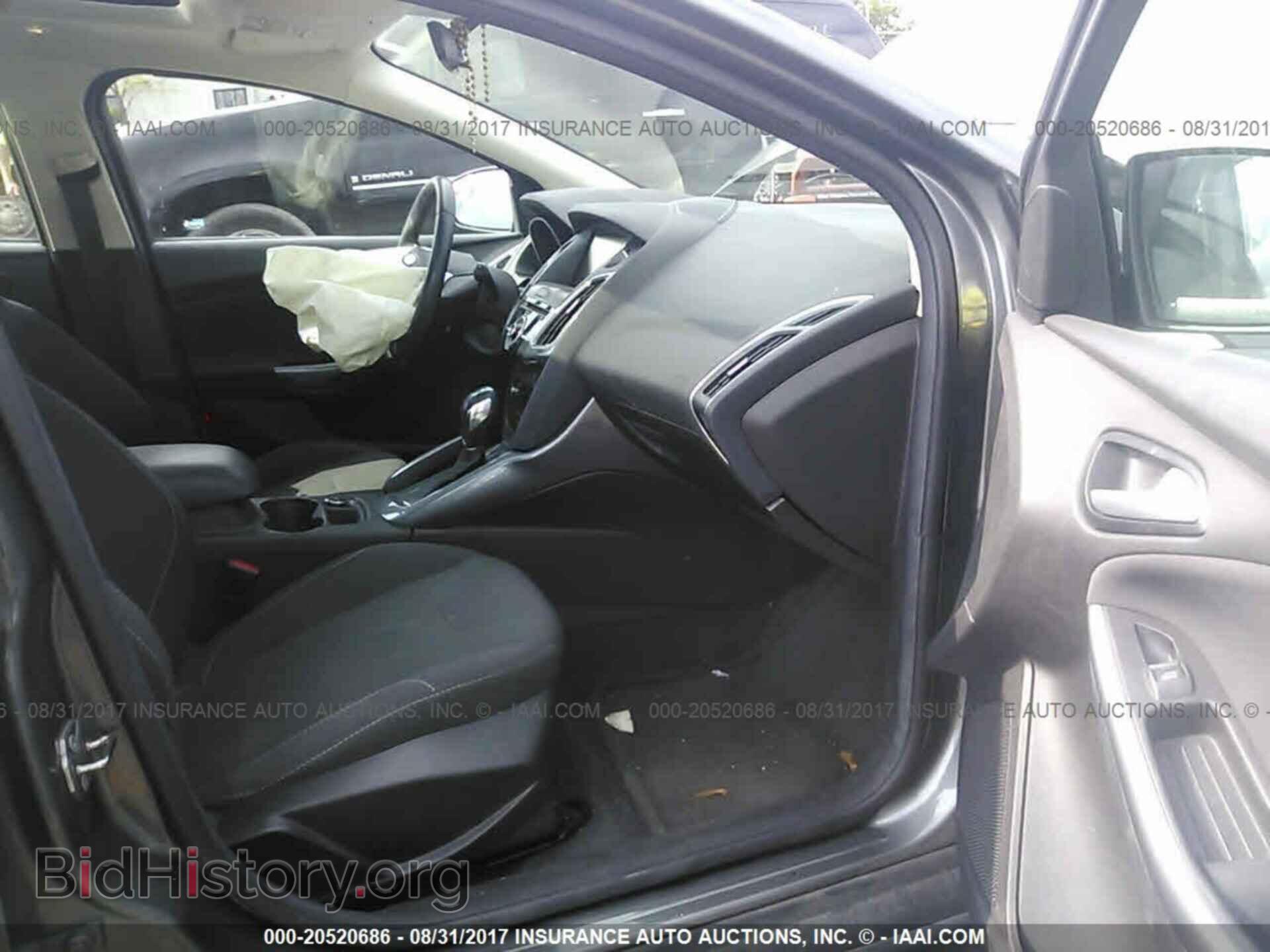 2012 Ford Focus - VIN: 1FAHP3N25CL361601 - Photo 5