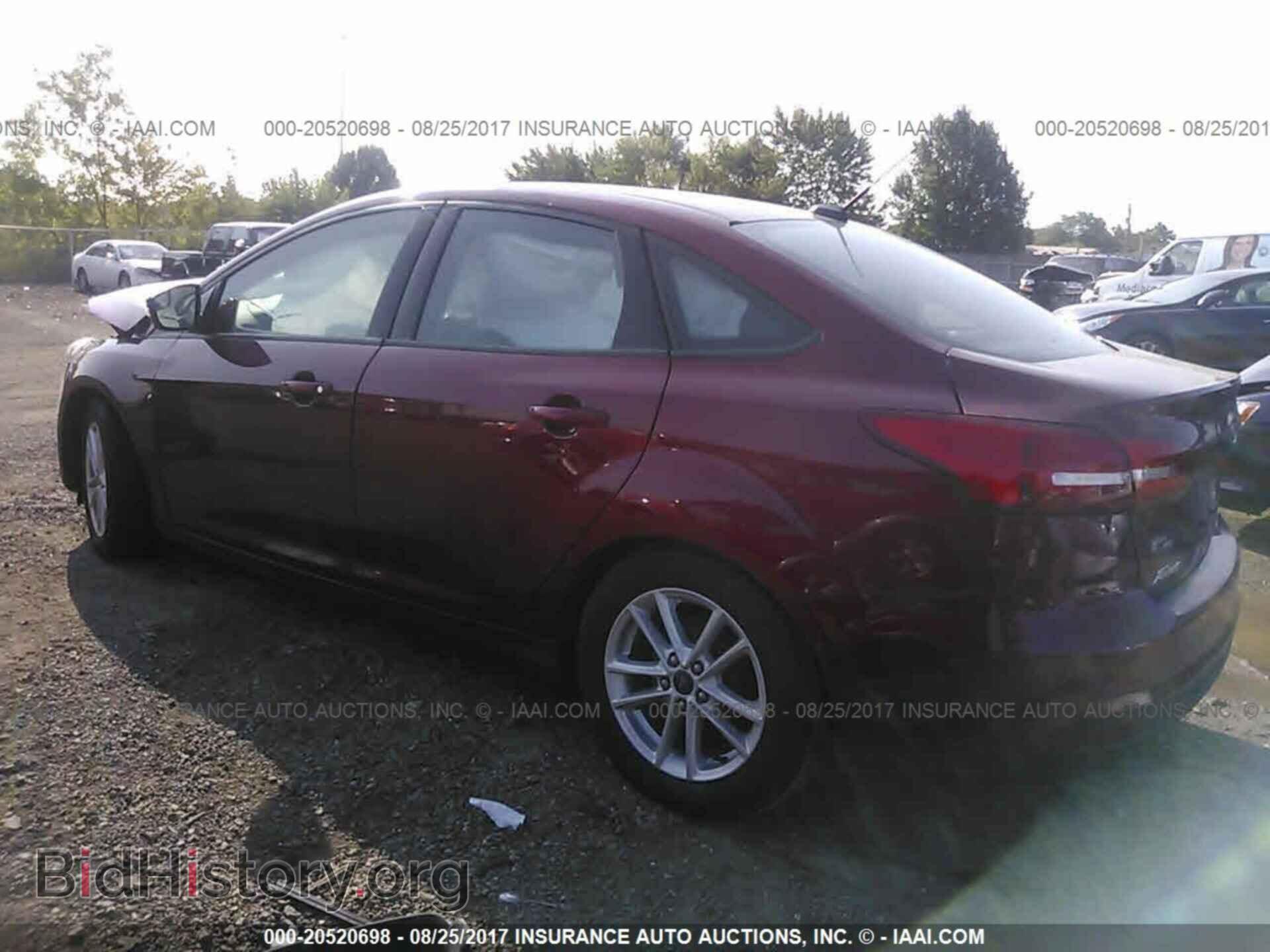 2016 Ford Focus - VIN: 1FADP3F27GL305095 - Фото 3