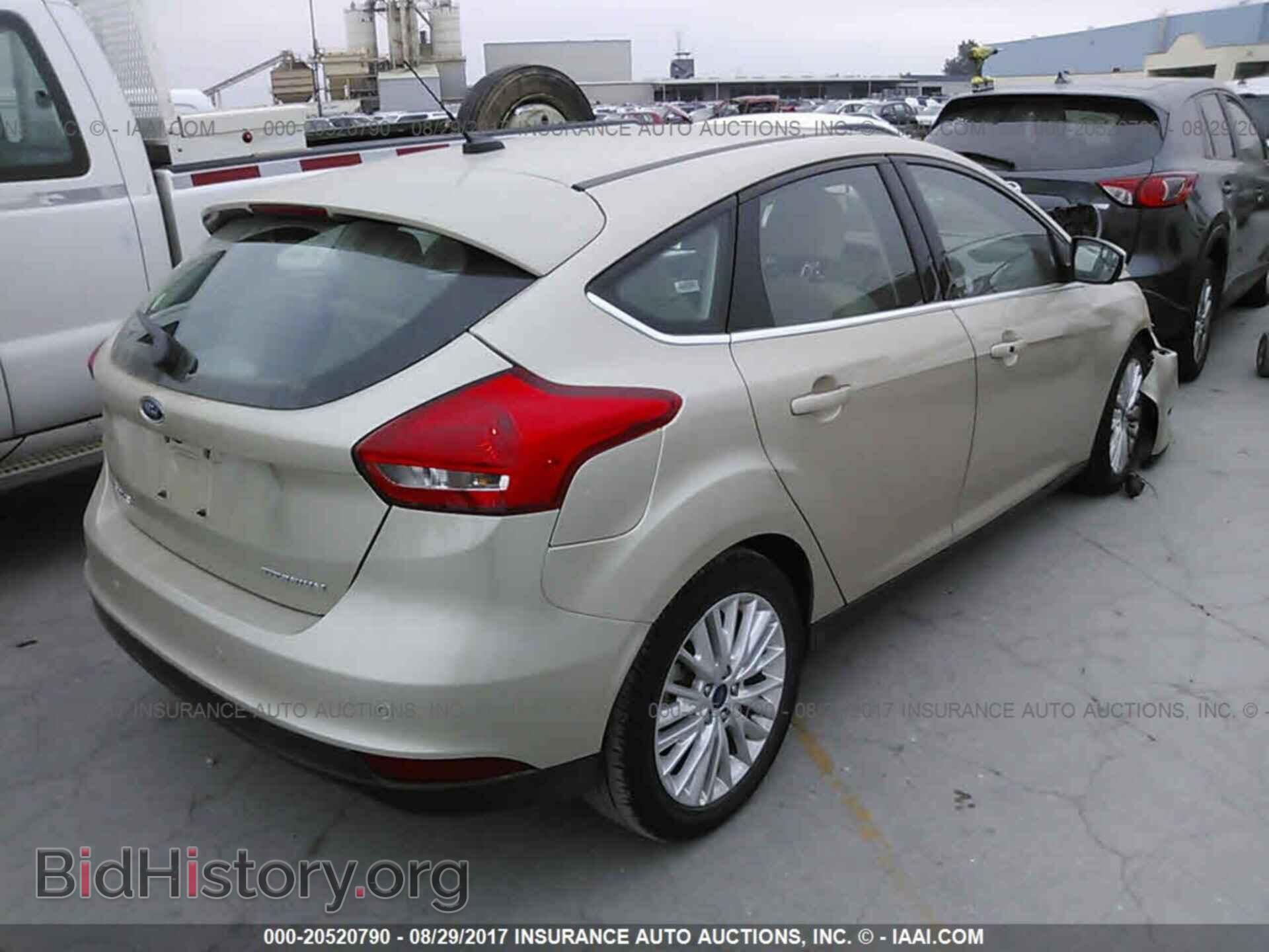 2017 Ford Focus - VIN: 1FADP3N27HL272537 - Photo 4