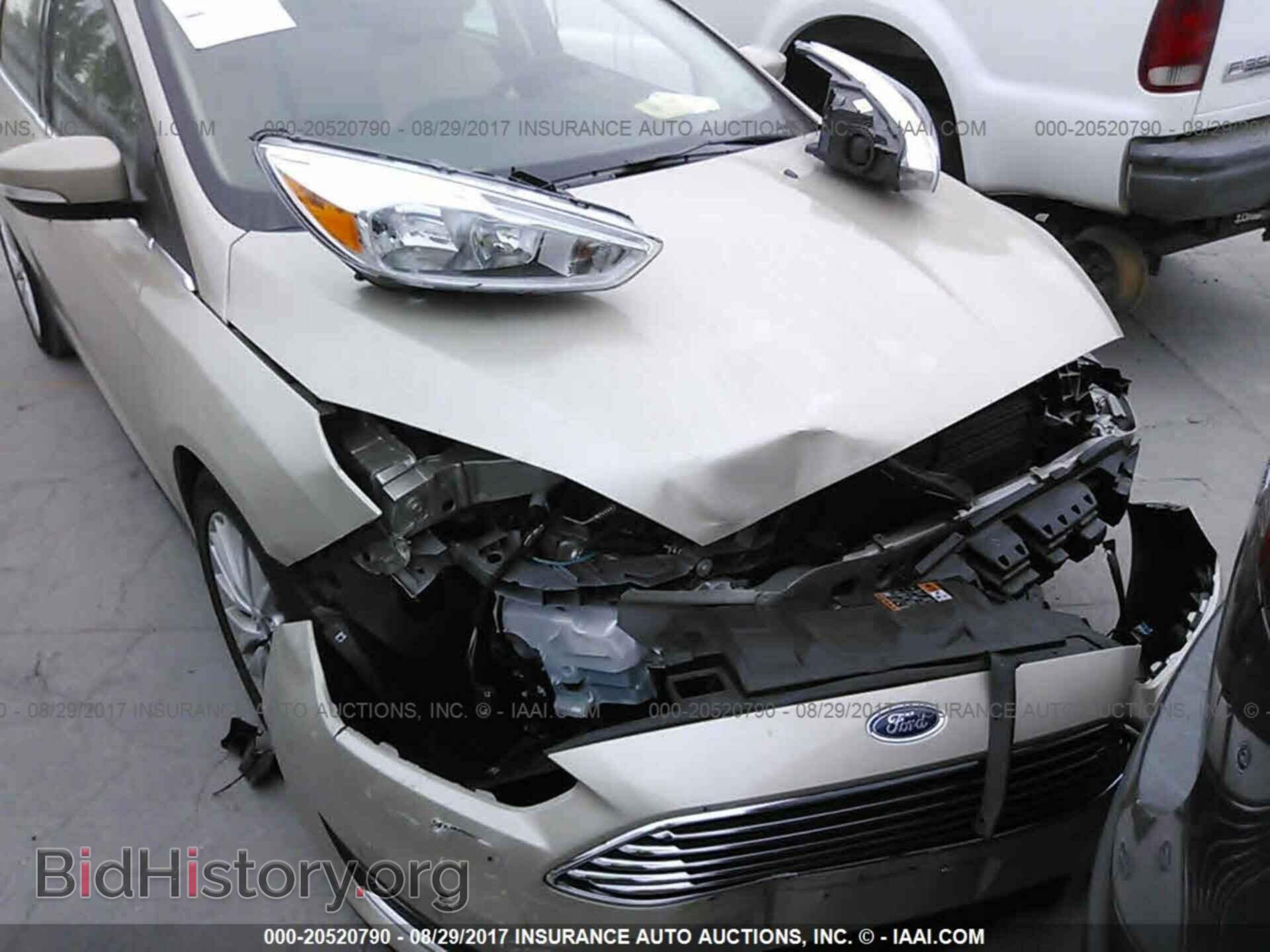 2017 Ford Focus - VIN: 1FADP3N27HL272537 - Photo 6
