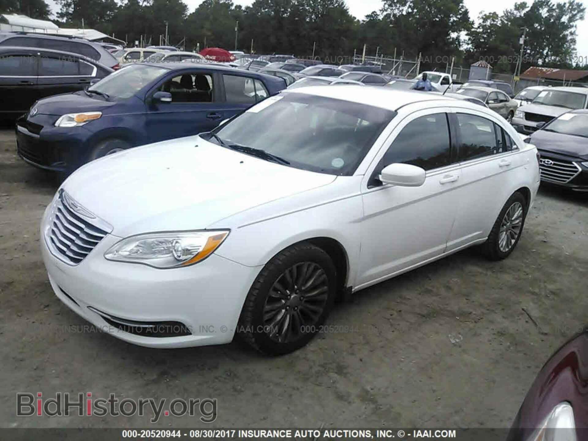 2012 Chrysler 200 - VIN: 1C3CCBAB6CN135253 - Фото 2