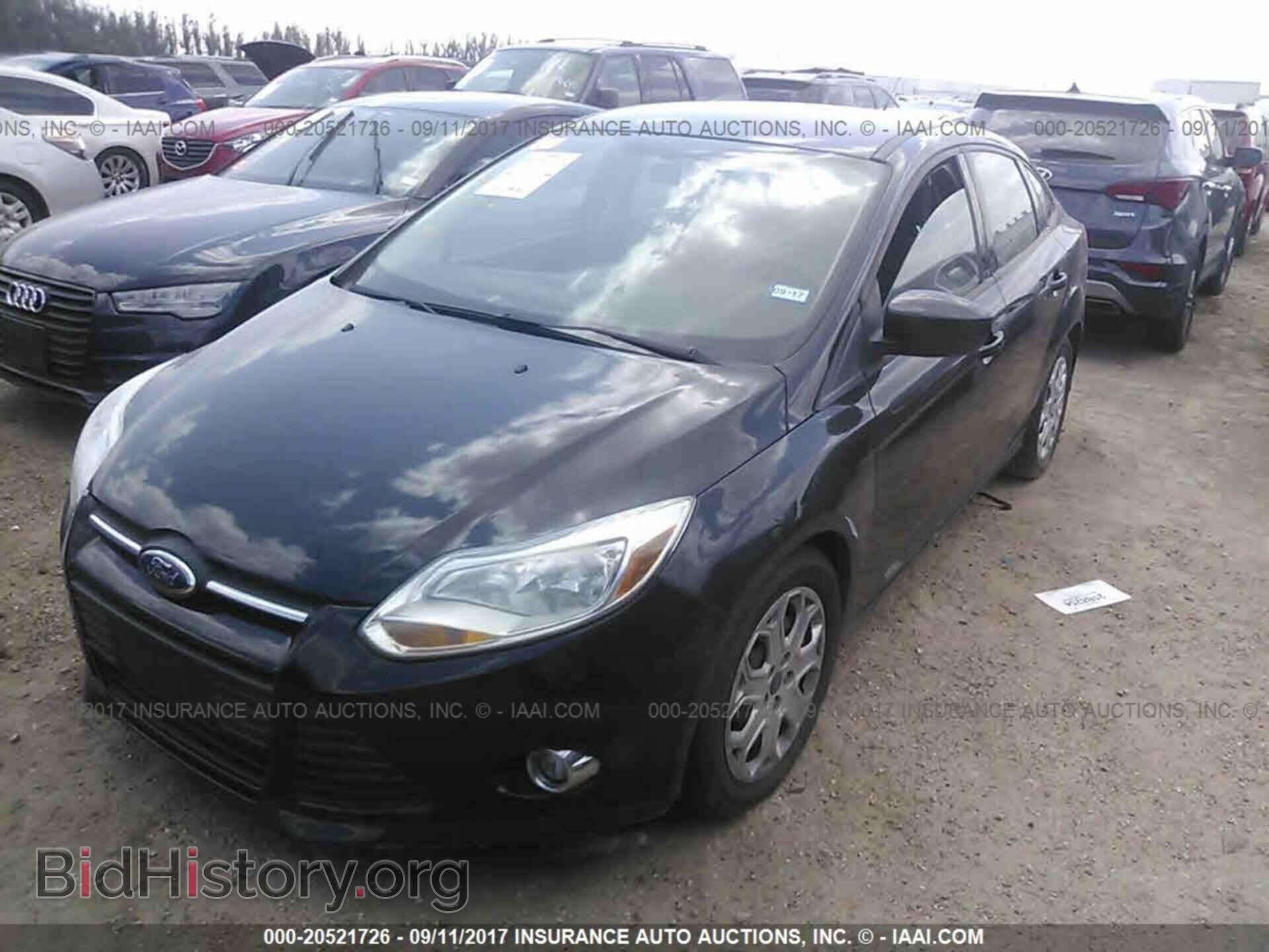 2012 Ford Focus - VIN: 1FAHP3F22CL372716 - Photo 2