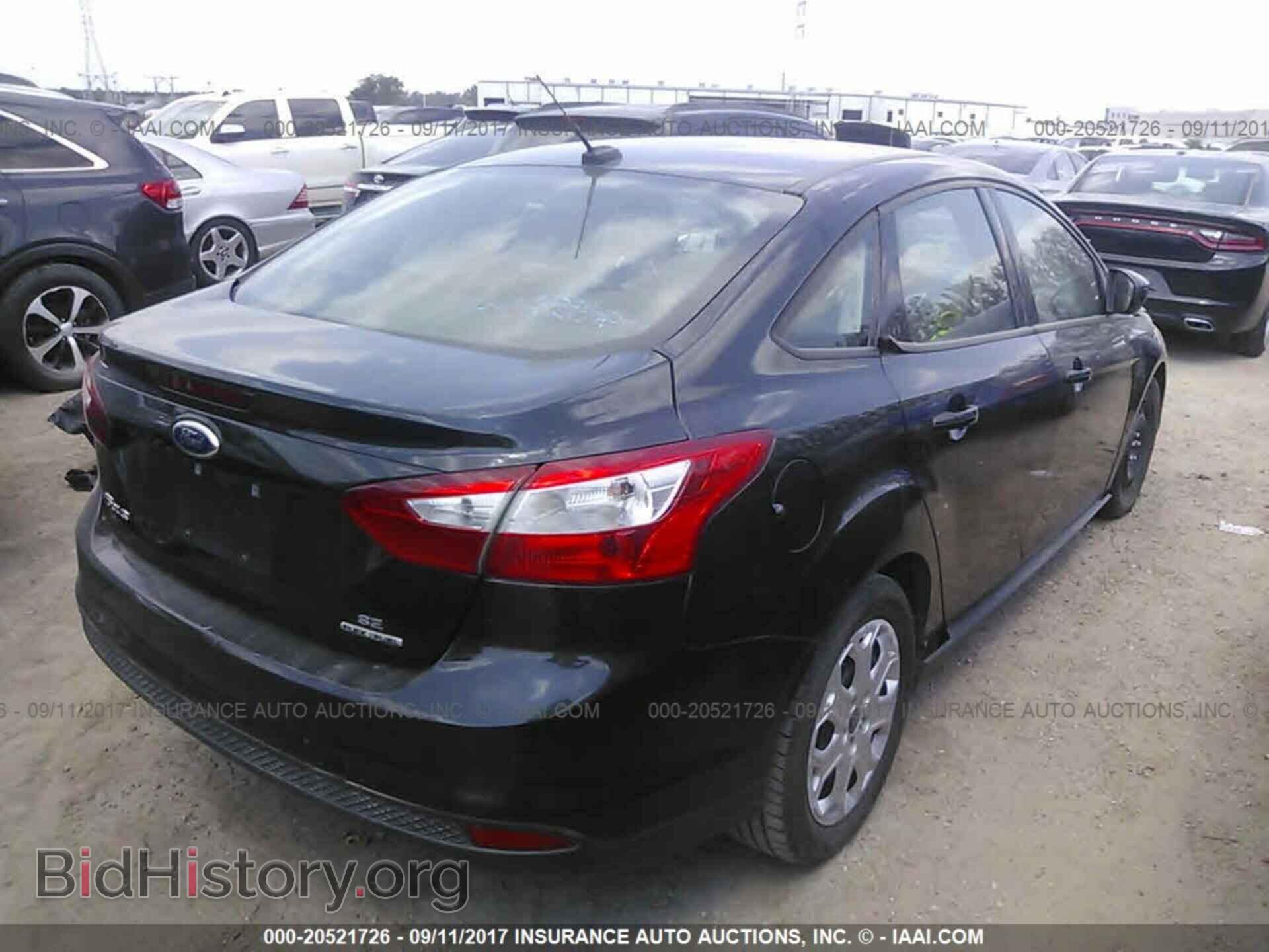 2012 Ford Focus - VIN: 1FAHP3F22CL372716 - Photo 4