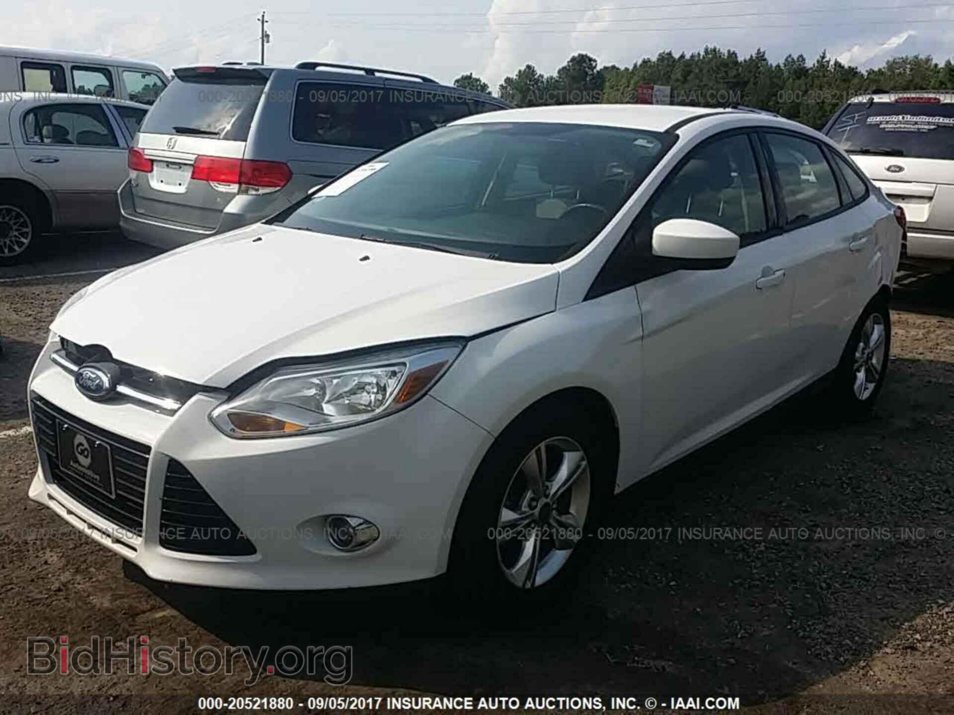 2012 Ford Focus - VIN: 1FAHP3F2XCL247298 - Photo 2