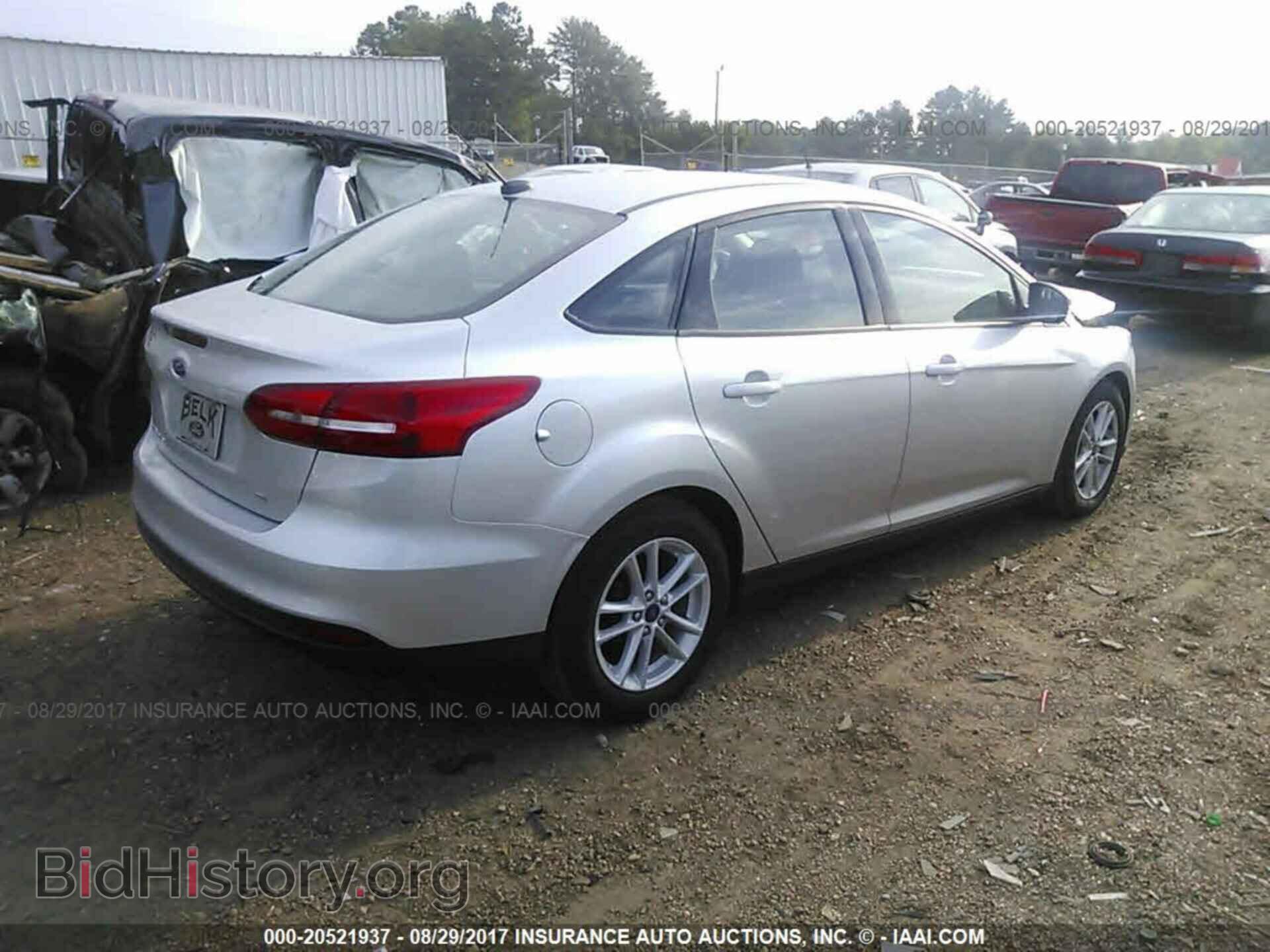 2017 Ford Focus - VIN: 1FADP3F28HL315183 - Photo 4