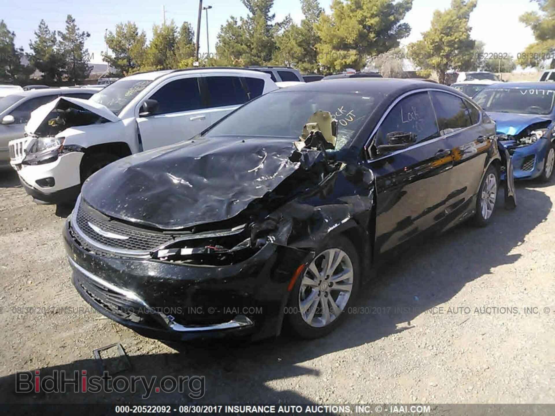 2015 Chrysler 200 - VIN: 1C3CCCAB2FN663981 - Photo 2