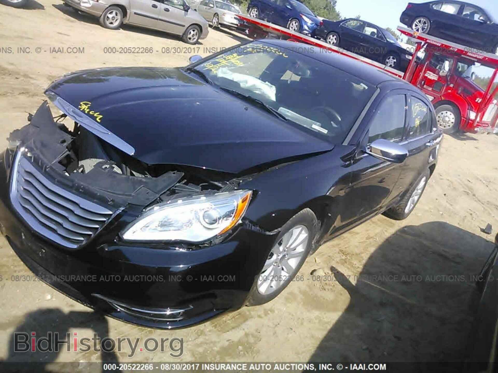 2013 Chrysler 200 - VIN: 1C3CCBCG2DN724147 - Photo 2