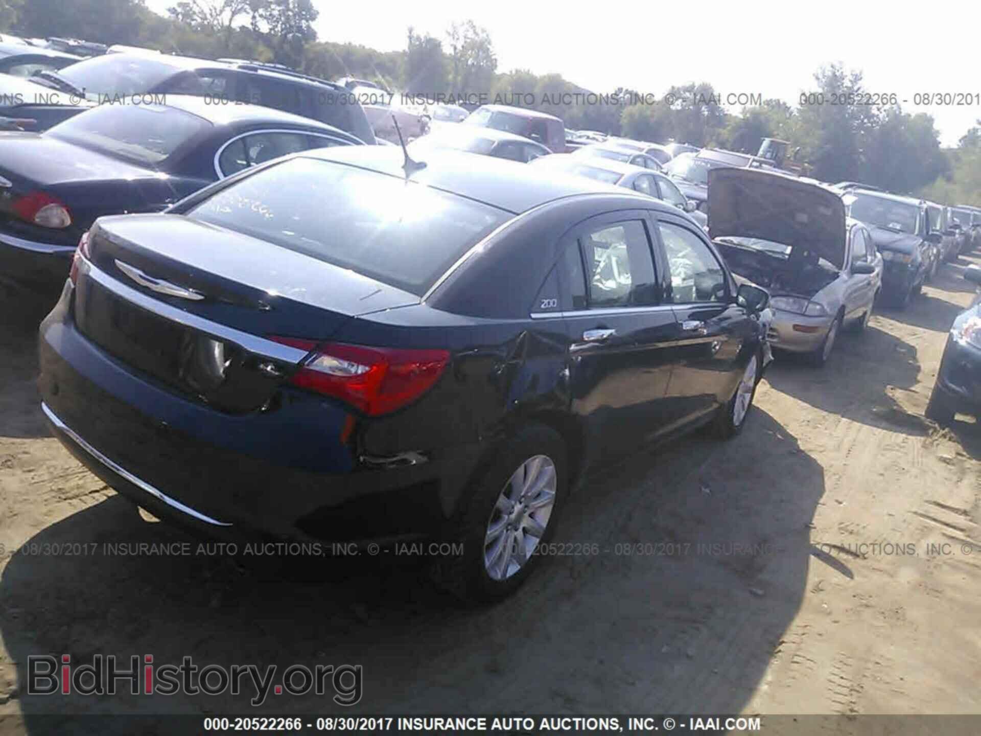 2013 Chrysler 200 - VIN: 1C3CCBCG2DN724147 - Photo 4
