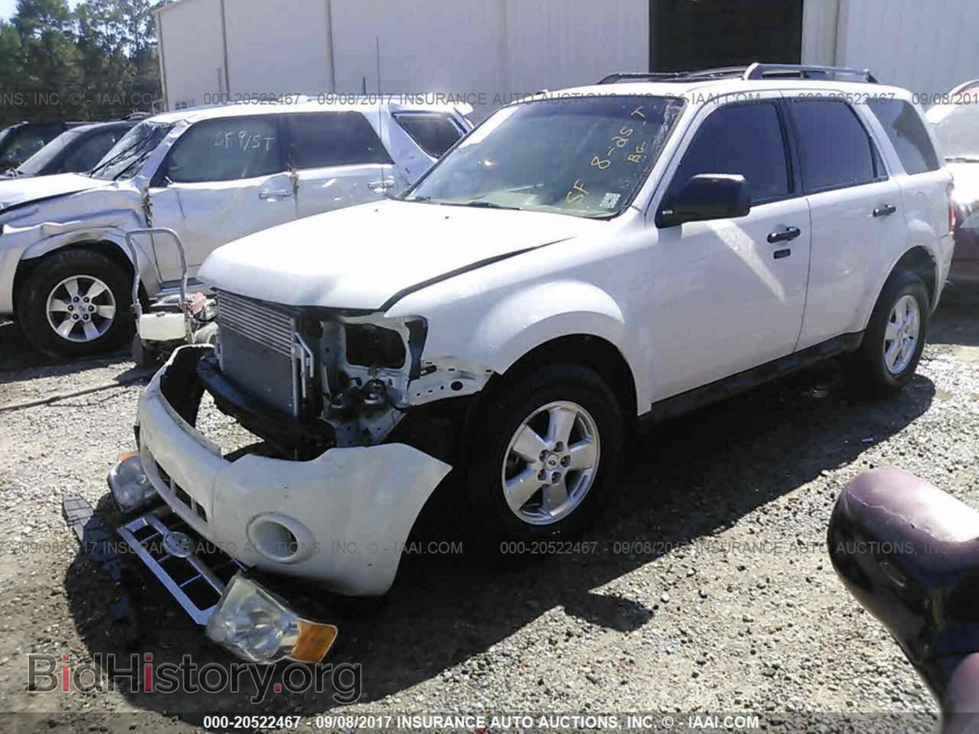 2011 Ford Escape - VIN: 1FMCU0D74BKA66191 - Photo 2
