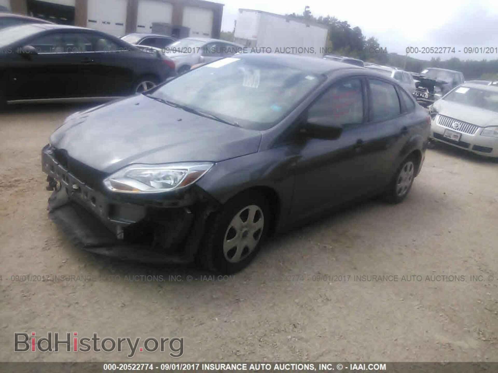 2013 Ford Focus - VIN: 1FADP3E22DL359143 - Фото 2