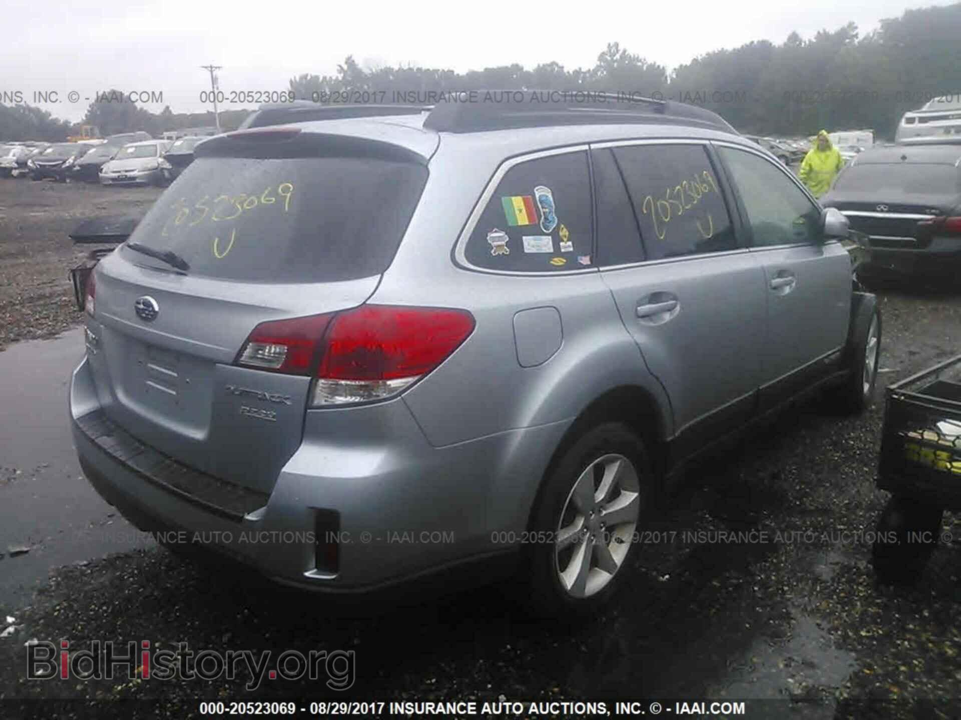 2013 Subaru Outback - VIN: 4S4BRBCC0D1234098 - Photo 4