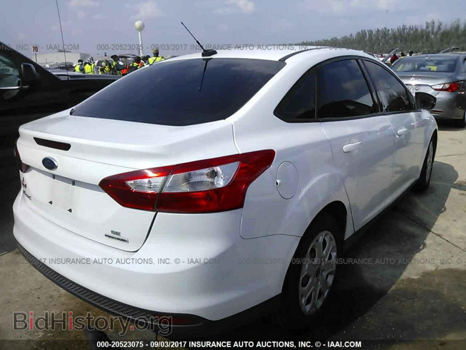 2012 Ford Focus - VIN: 1FAHP3F28CL422146 - Photo 4
