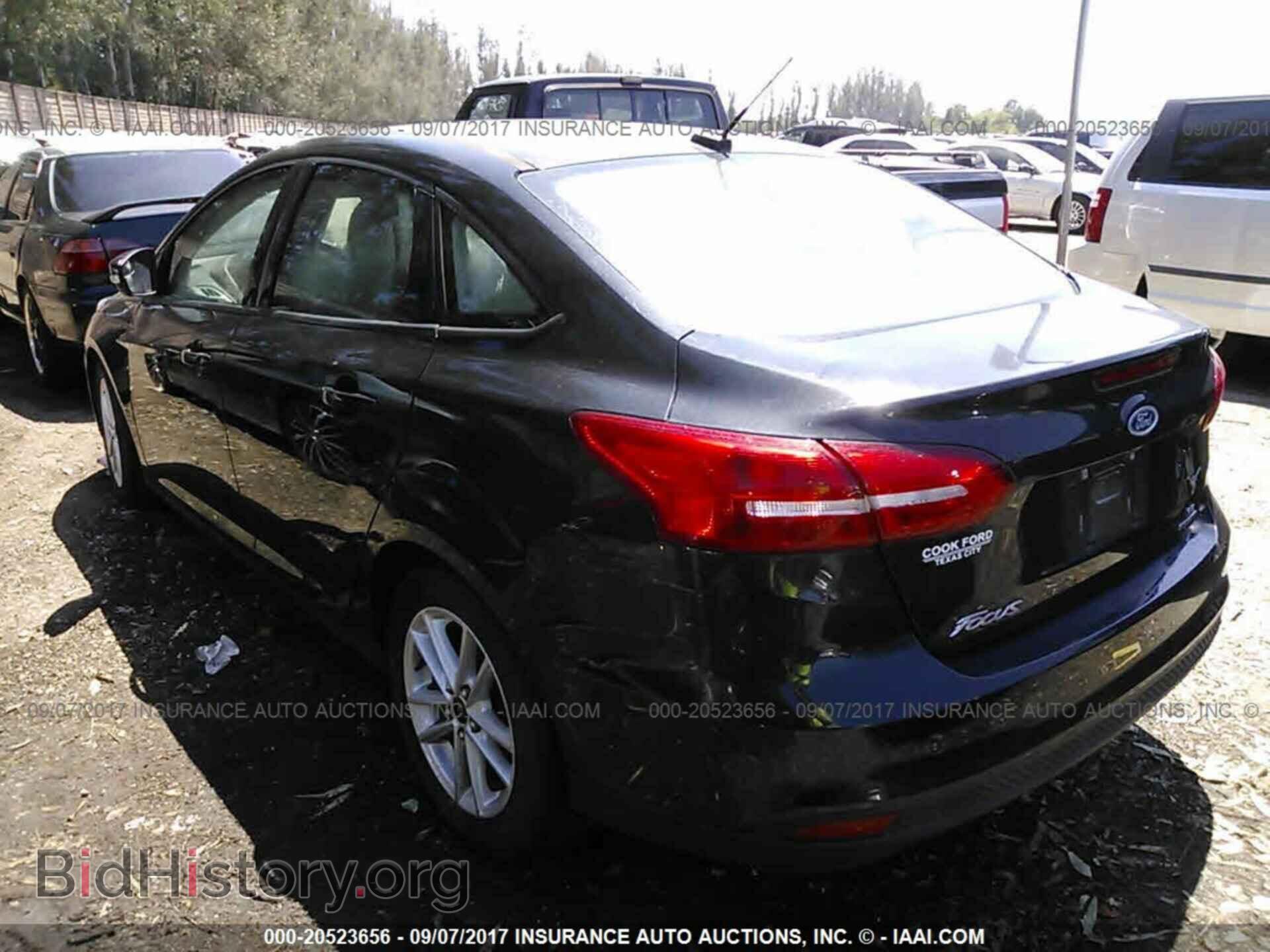 2015 Ford Focus - VIN: 1FADP3F23FL230779 - Photo 3