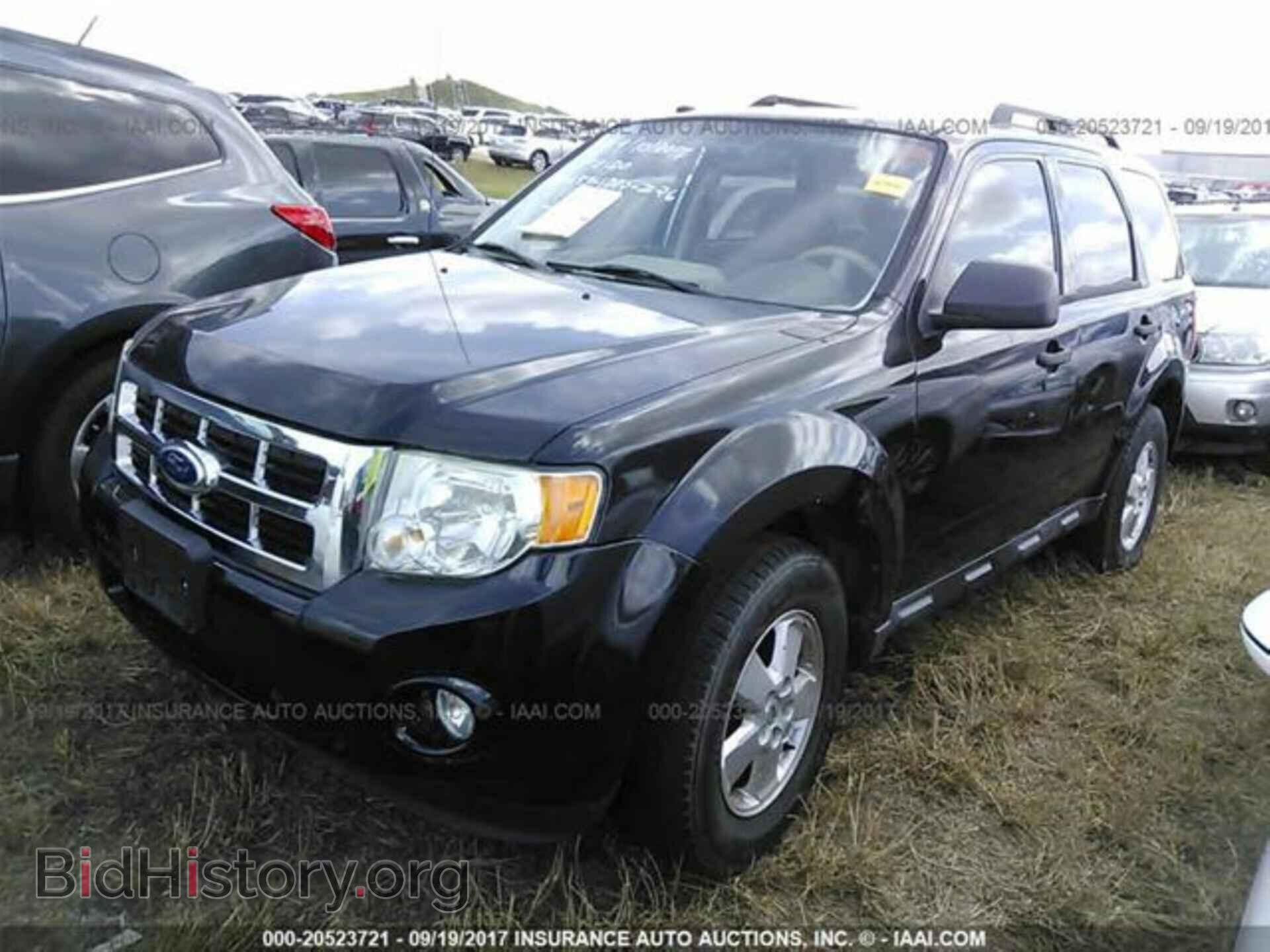 2011 Ford Escape - VIN: 1FMCU0D77BKA14120 - Photo 2