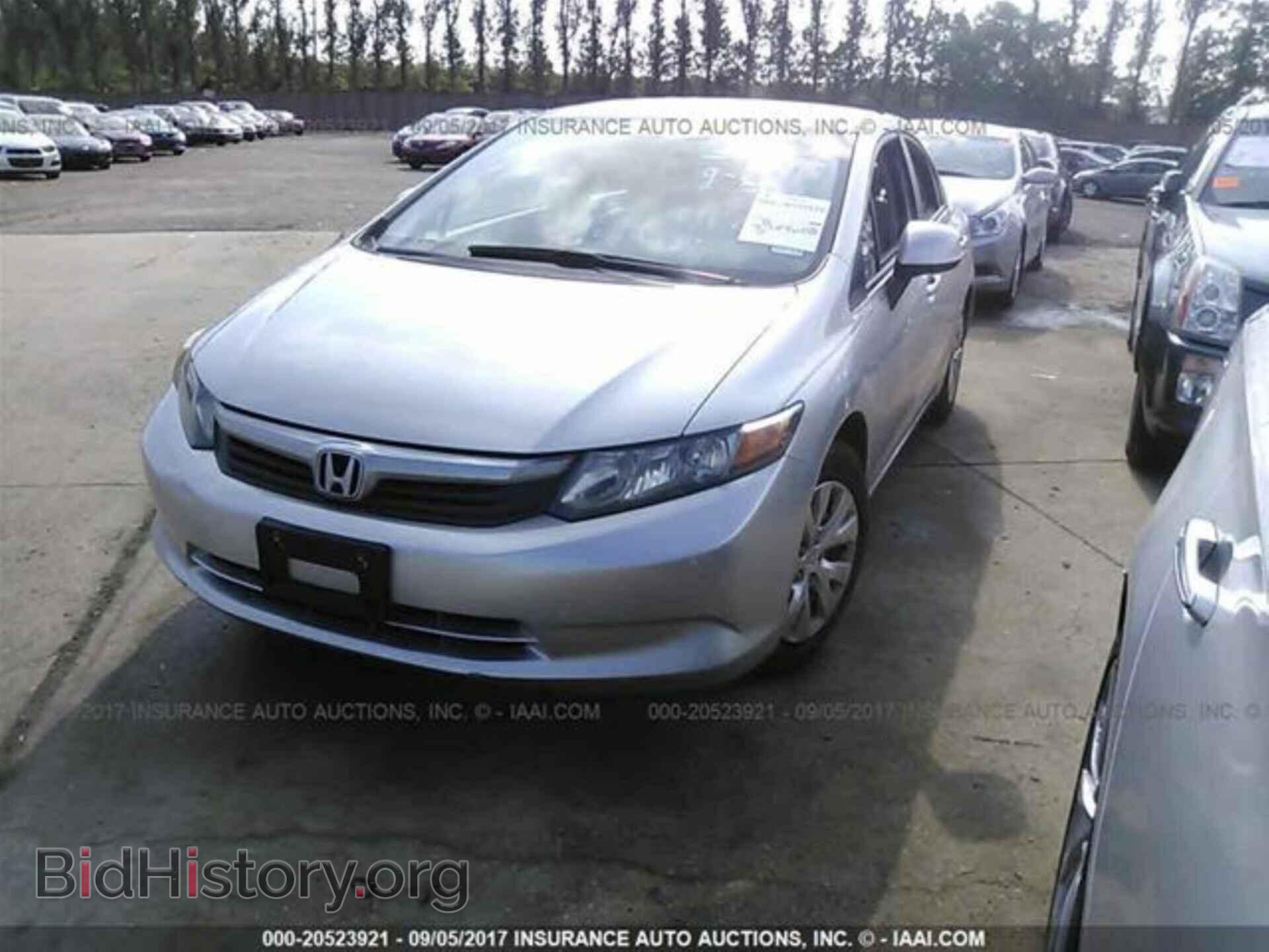 2012 Honda Civic - VIN: 2HGFB2F56CH593917 - Photo 2