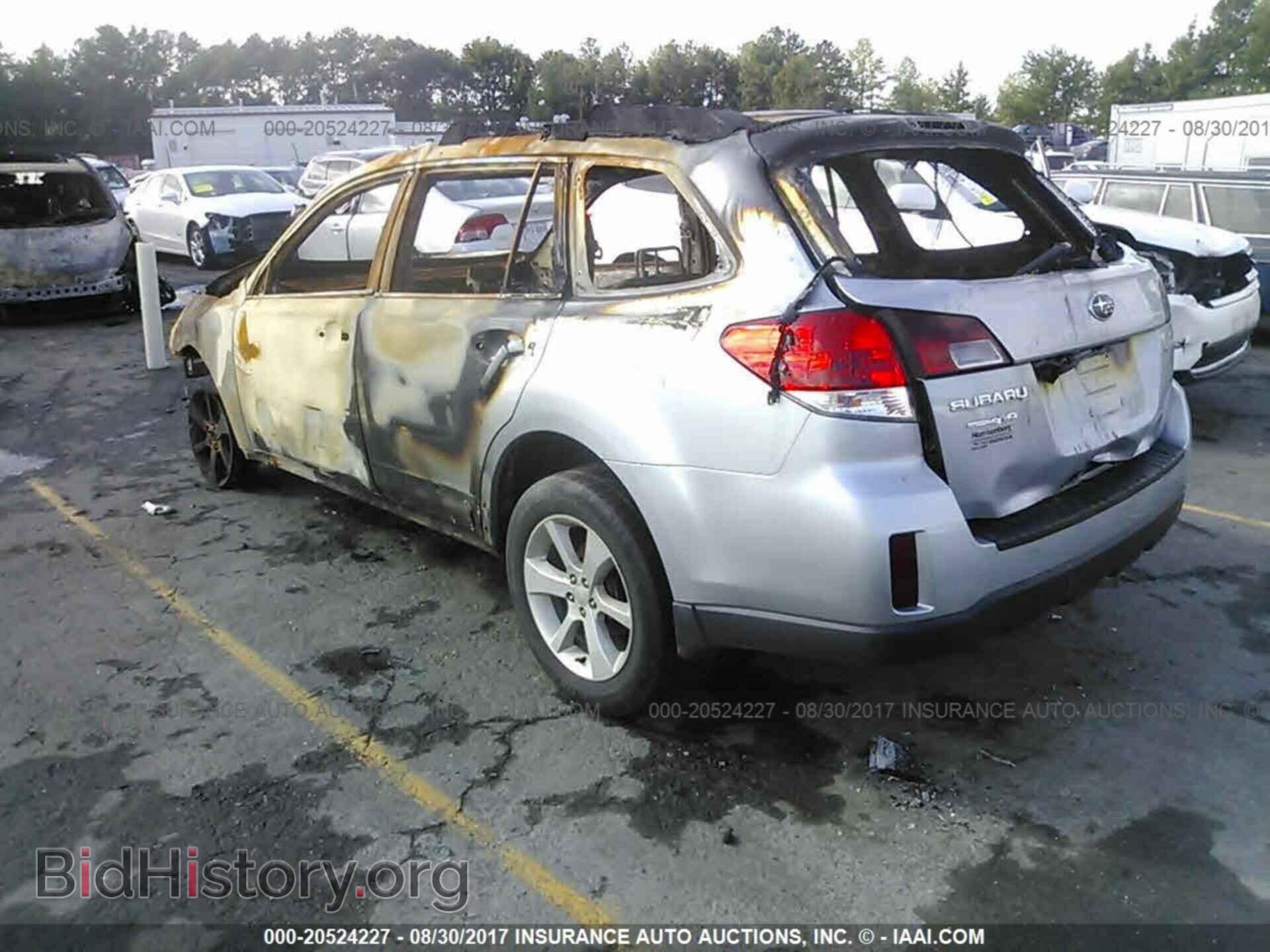 2014 Subaru Outback - VIN: 4S4BRCDC5E3278964 - Photo 3
