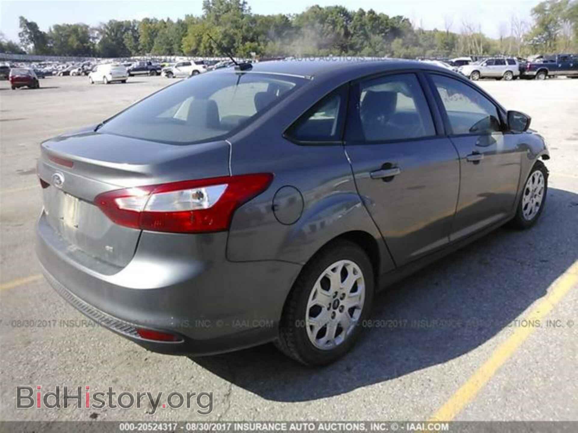 2012 Ford Focus - VIN: 1FAHP3F29CL320371 - Photo 4