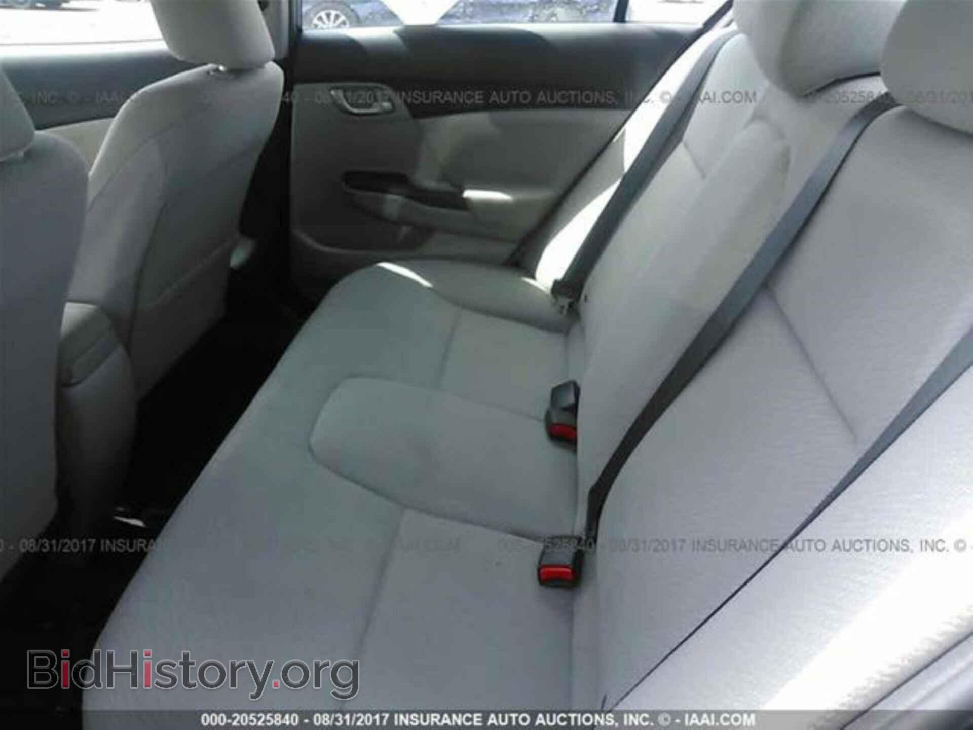 2013 Honda Civic - VIN: 2HGFB2F57DH601671 - Photo 8