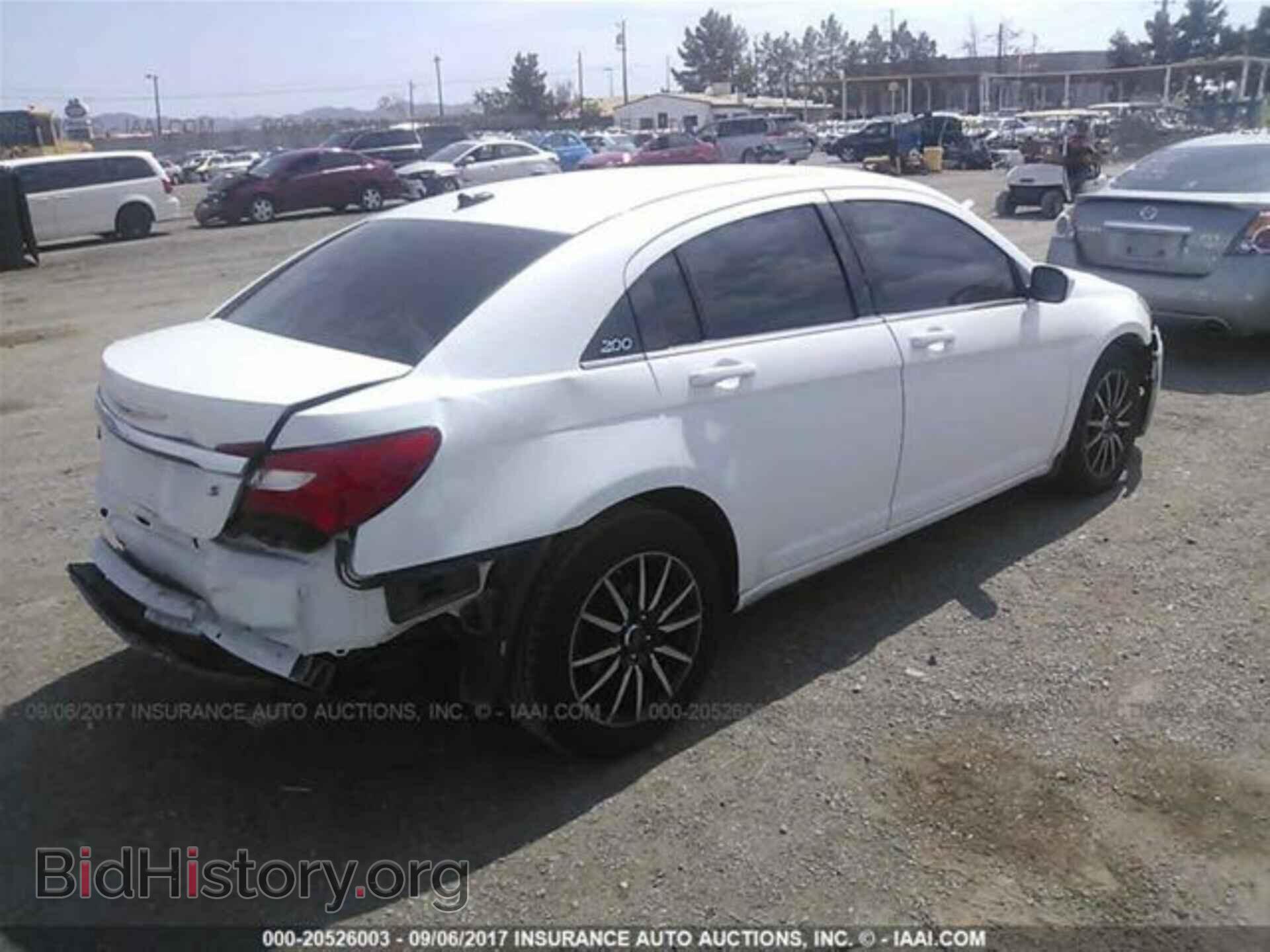 2013 Chrysler 200 - VIN: 1C3CCBCG4DN520692 - Фото 4