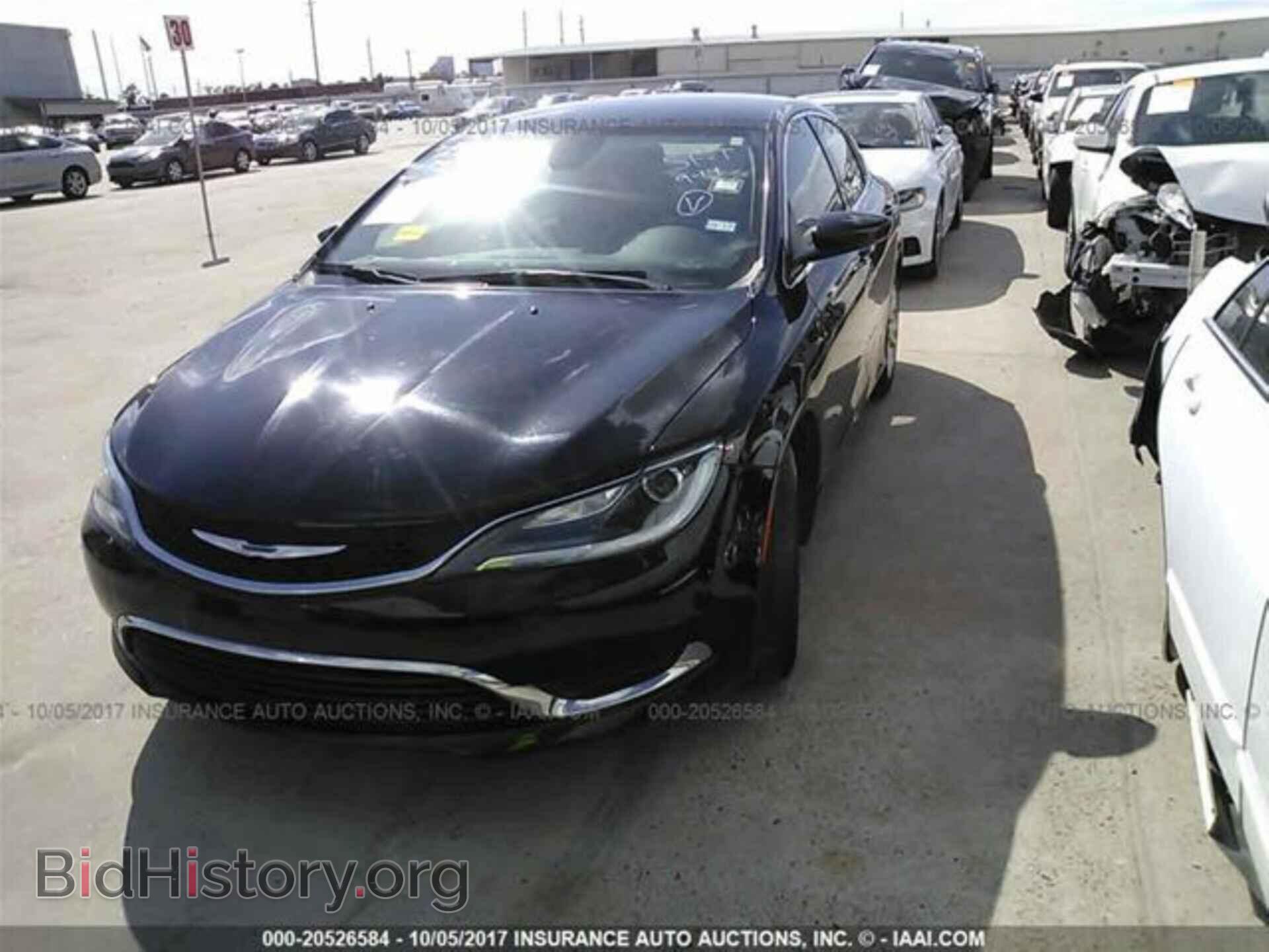 2015 Chrysler 200 - VIN: 1C3CCCAB2FN692025 - Photo 2