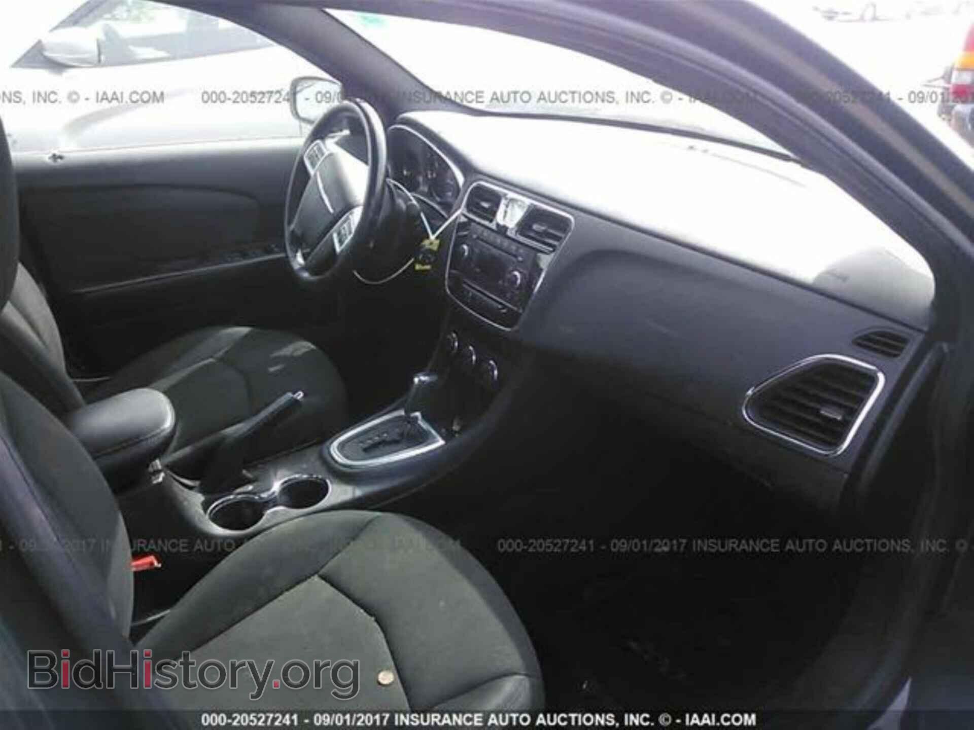 2011 Chrysler 200 - VIN: 1C3BC1FB3BN615599 - Photo 5